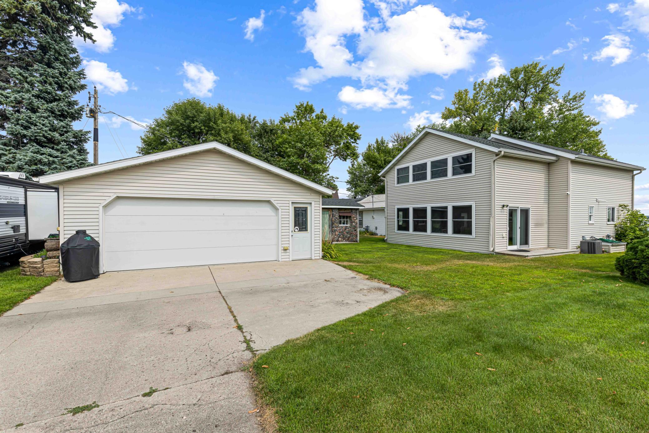 1925 single family home for sale at 50884 County Highway 9 in Pelican Rapids, MN — 3 bed, 4 bath (photo 2 of 54)