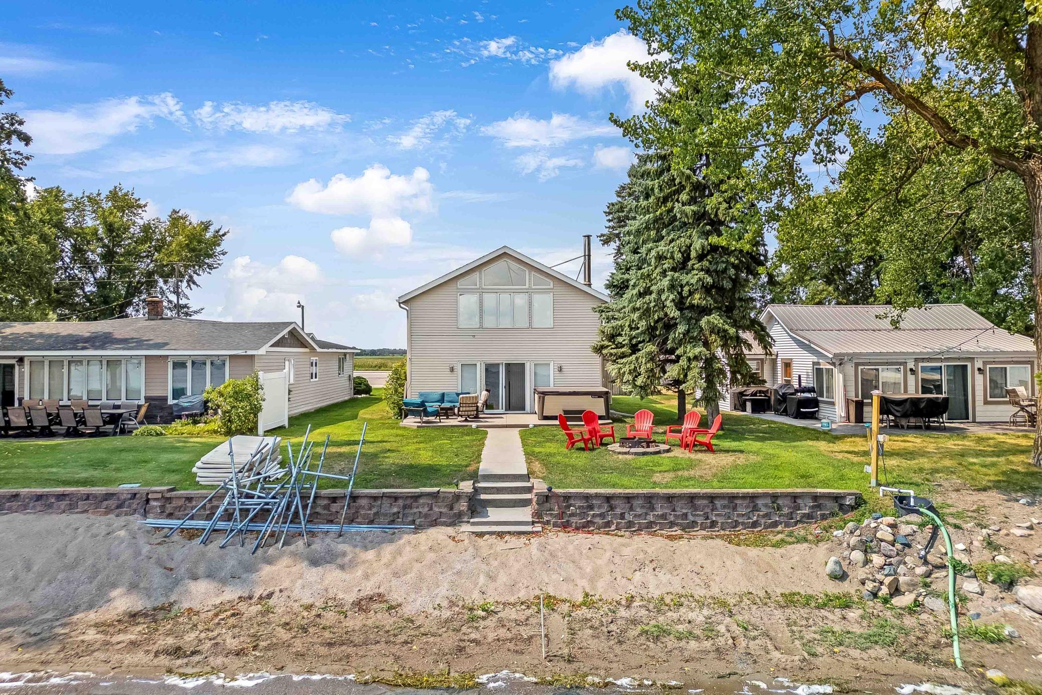 1925 single family home for sale at 50884 County Highway 9 in Pelican Rapids, MN — 3 bed, 4 bath (photo 13 of 54)