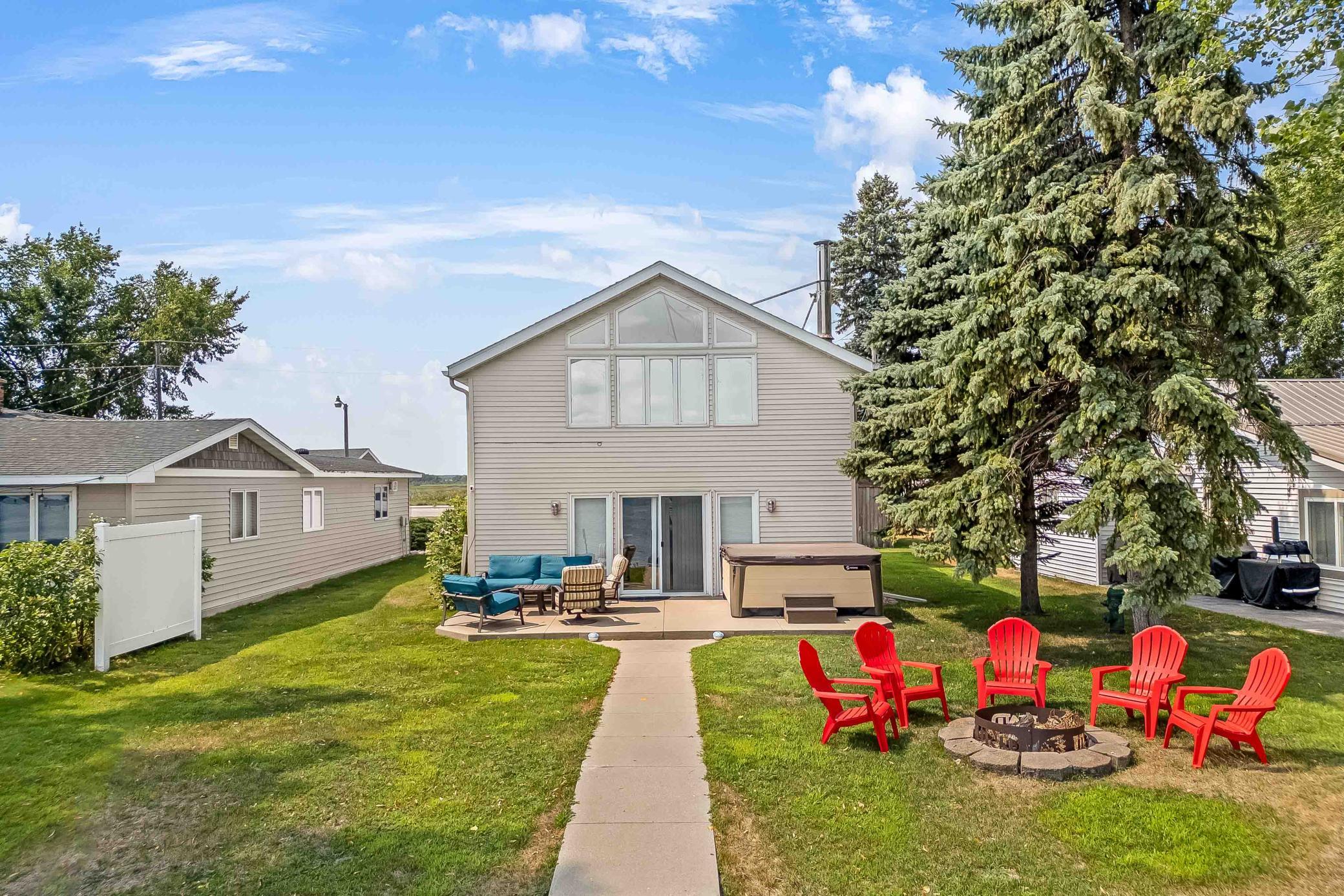 1925 single family home for sale at 50884 County Highway 9 in Pelican Rapids, MN — 3 bed, 4 bath (photo 14 of 54)