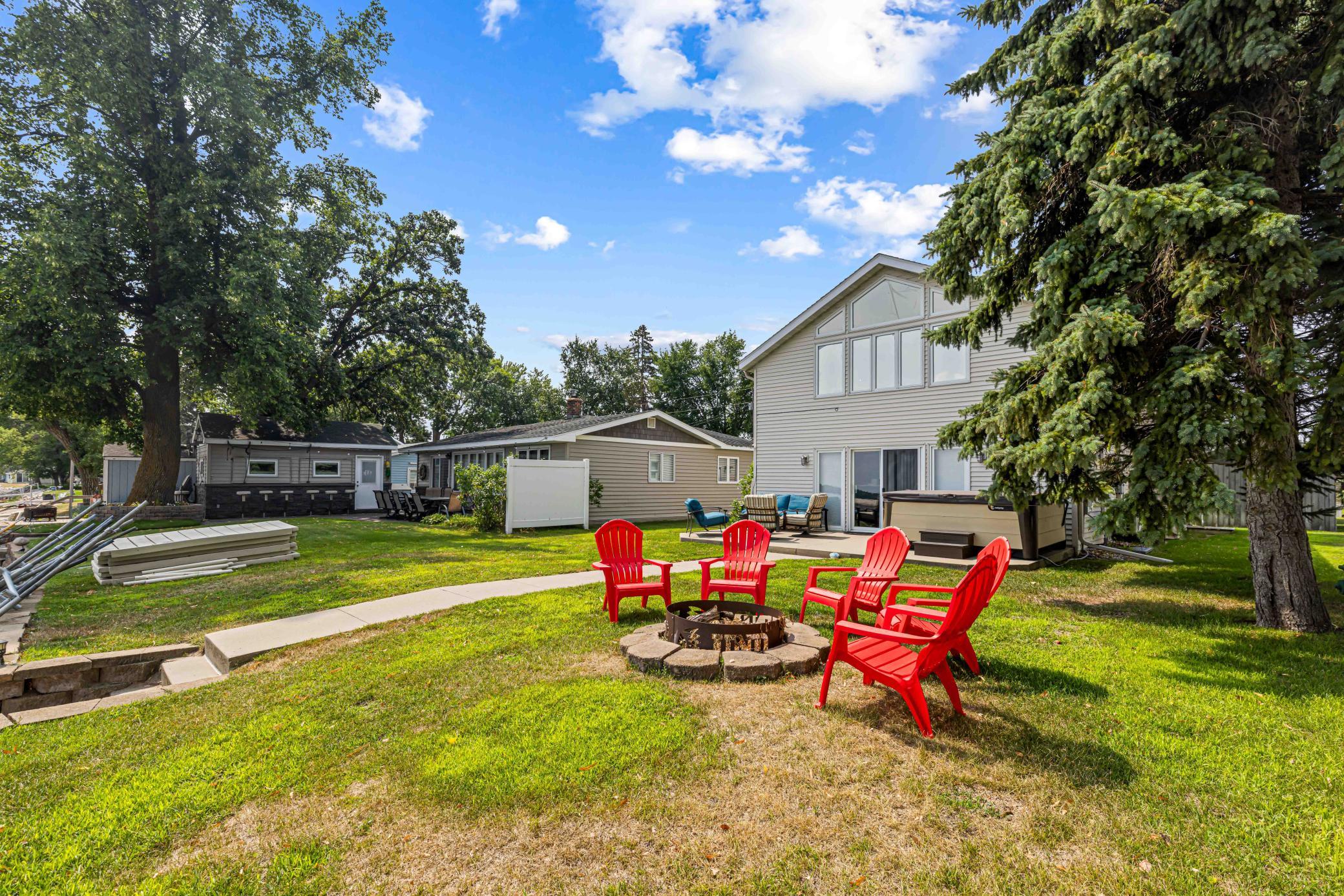 1925 single family home for sale at 50884 County Highway 9 in Pelican Rapids, MN — 3 bed, 4 bath (photo 7 of 54)