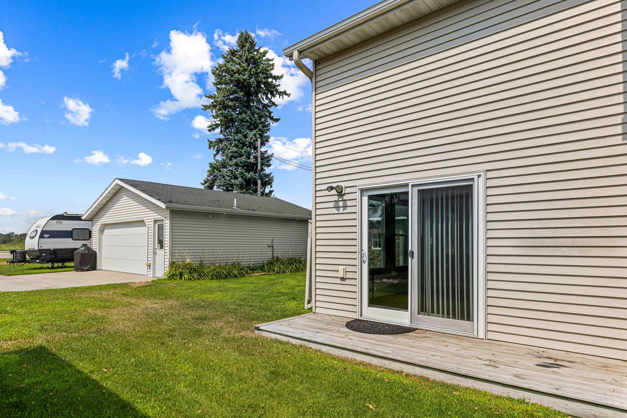 1925 single family home for sale at 50884 County Highway 9 in Pelican Rapids, MN — 3 bed, 4 bath (photo 9 of 54)