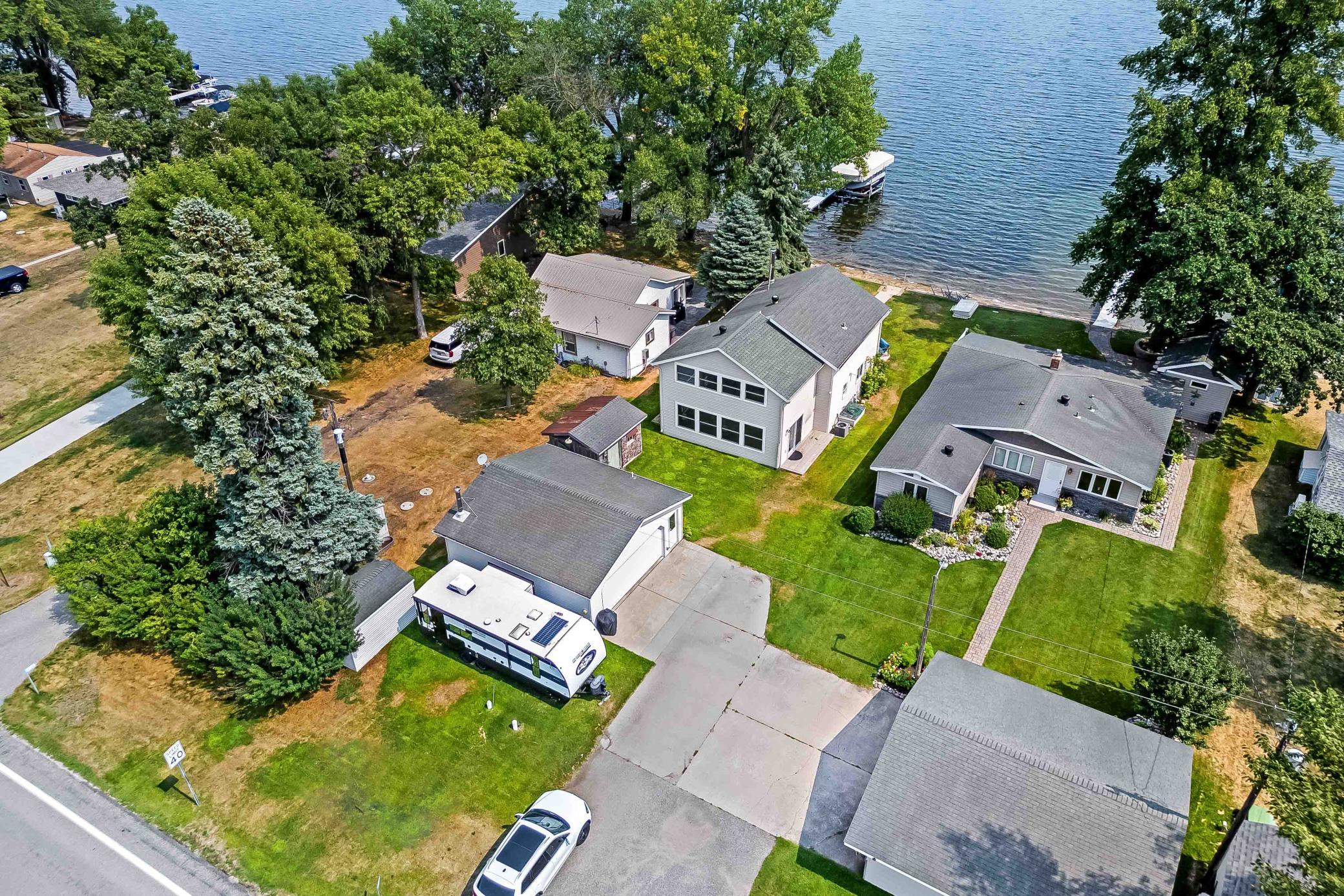 1925 single family home for sale at 50884 County Highway 9 in Pelican Rapids, MN — 3 bed, 4 bath (photo 10 of 54)