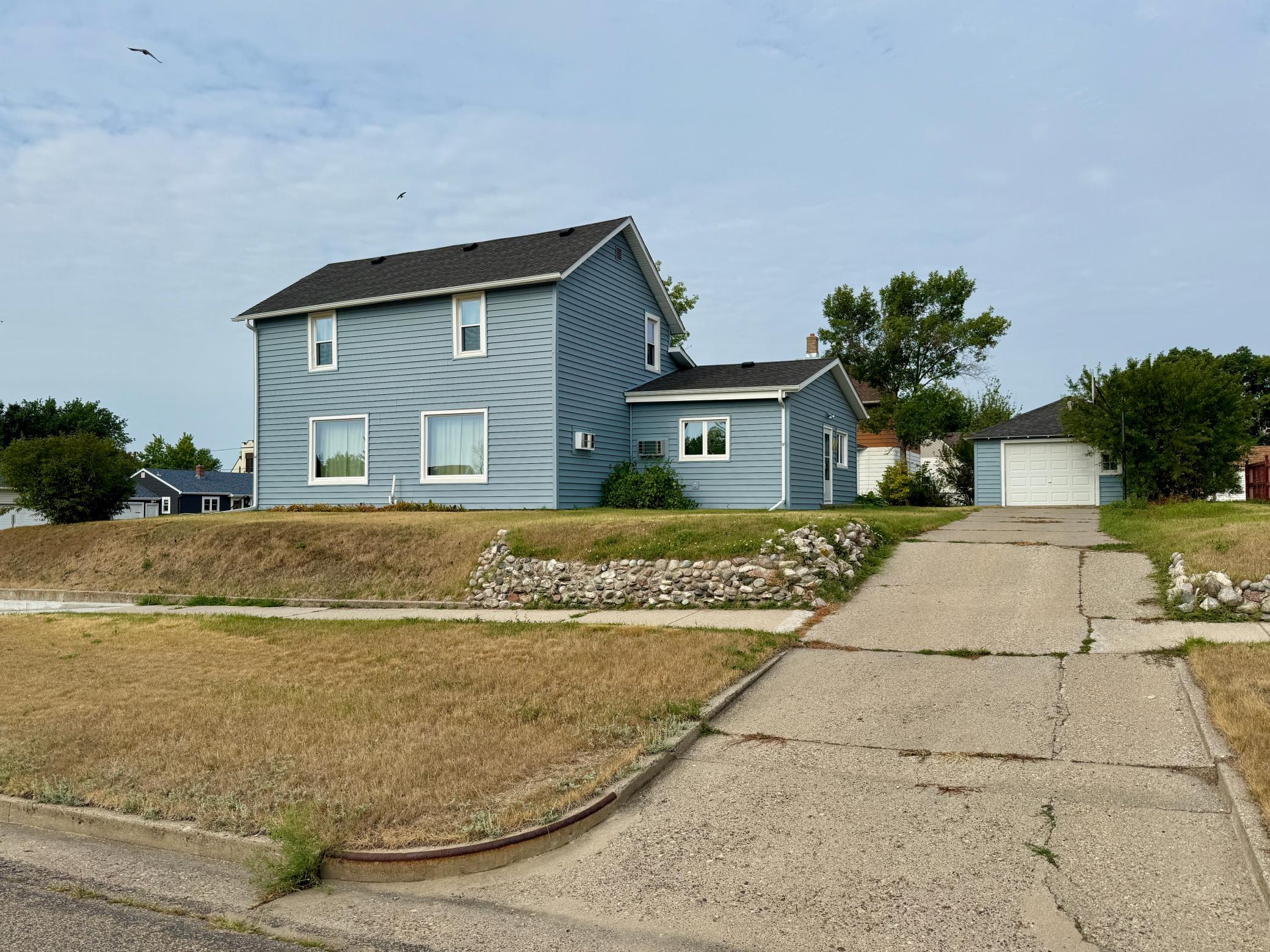 308 6th Street NW, Valley City ND 58072 - Photo 2 of 22