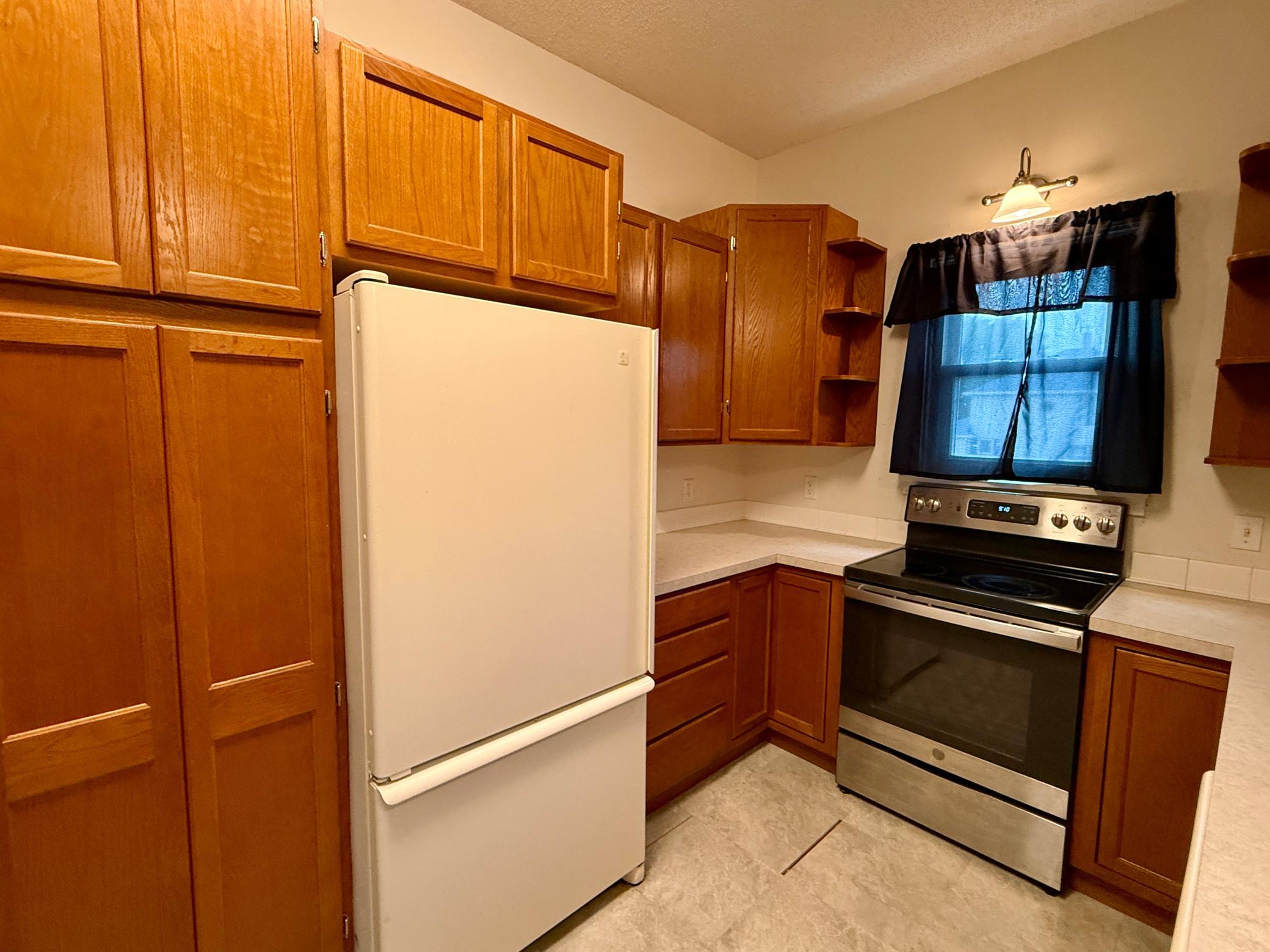 308 6th Street NW, Valley City ND 58072 - Photo 10 of 22