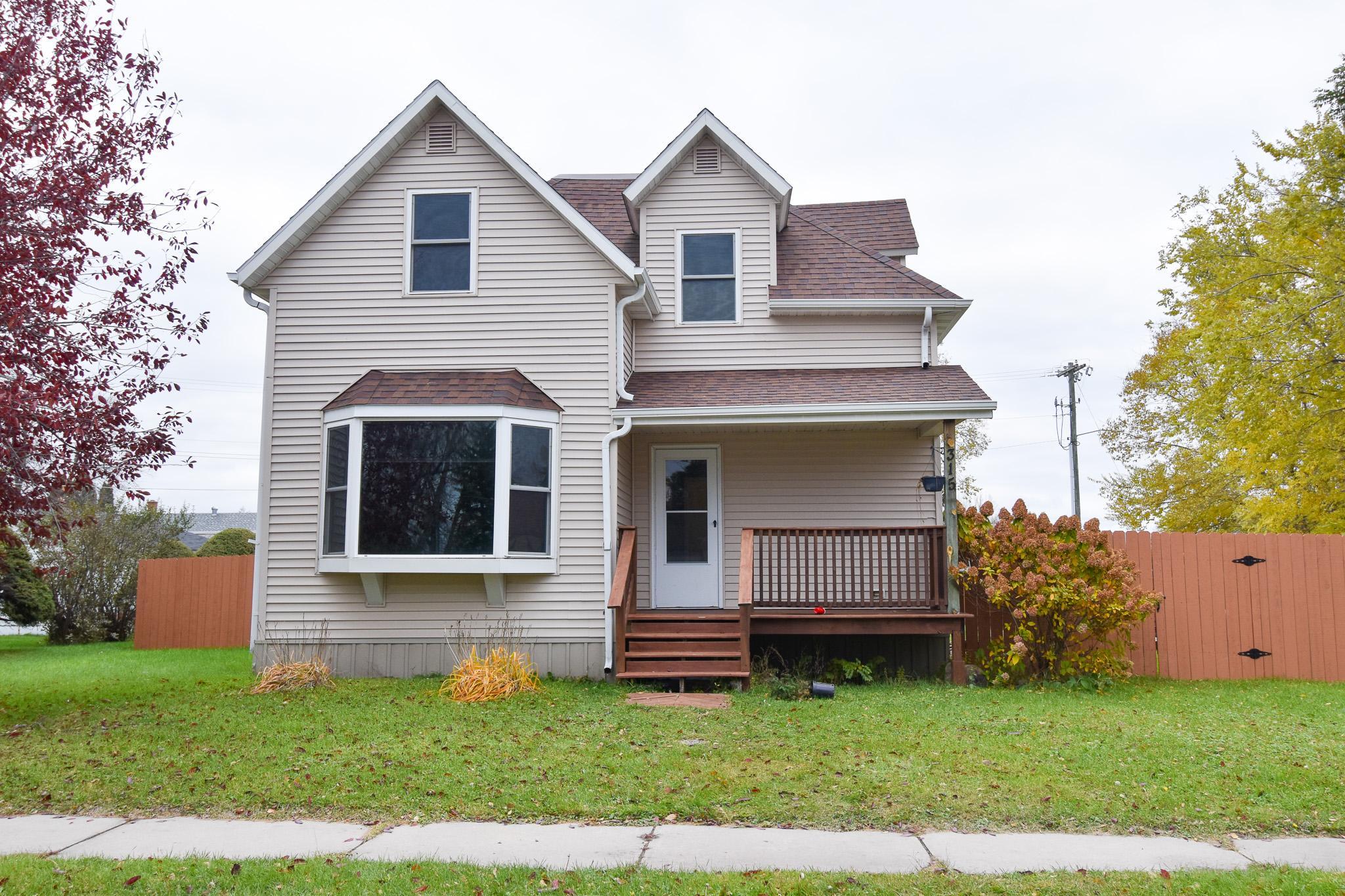 1902 single family home for sale at 315 State Avenue SW in Red Lake Falls, MN — 3 bed, 2 bath (photo 12 of 15)