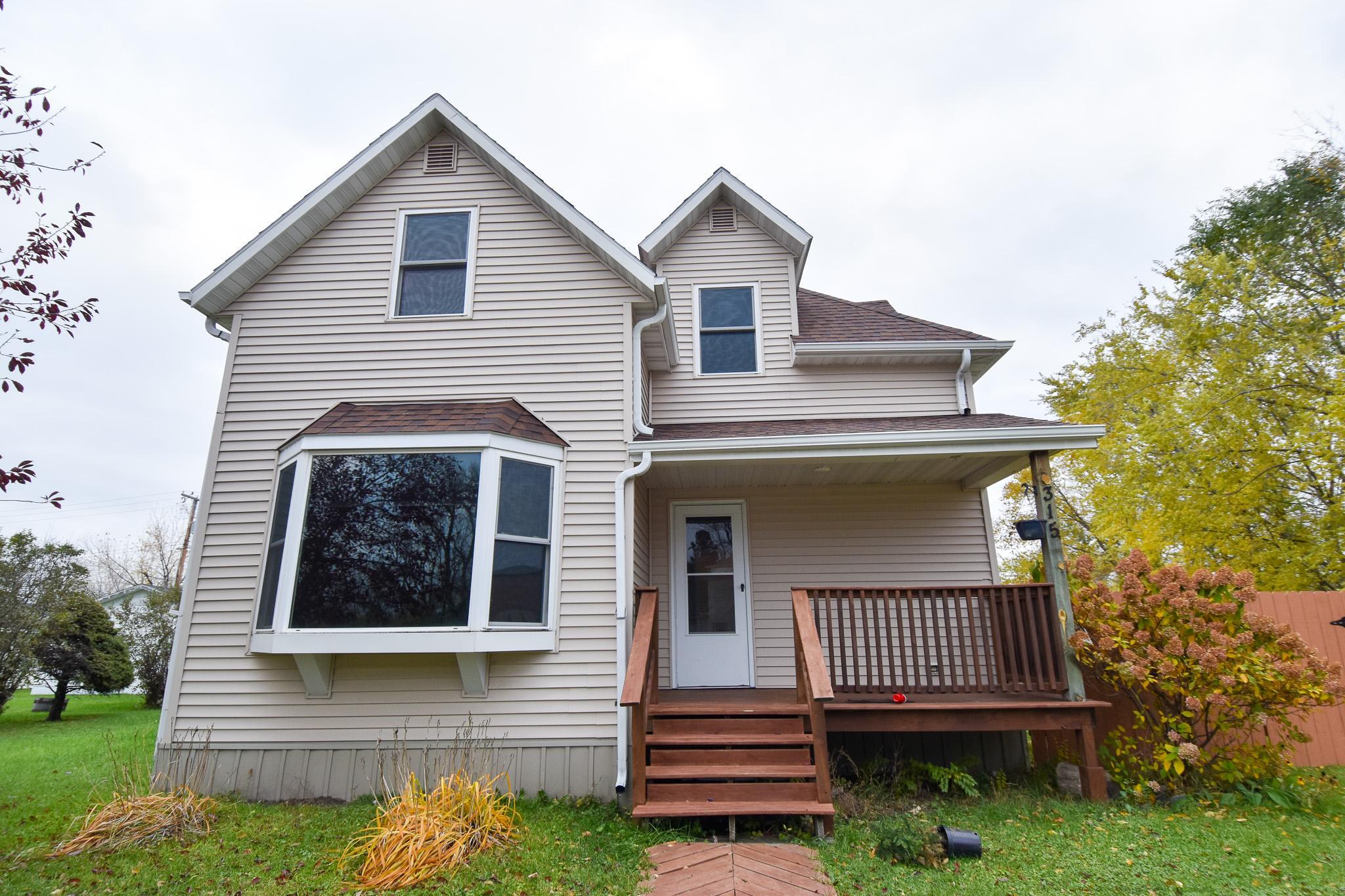 1902 single family home for sale at 315 State Avenue SW in Red Lake Falls, MN — 3 bed, 2 bath (photo 13 of 15)