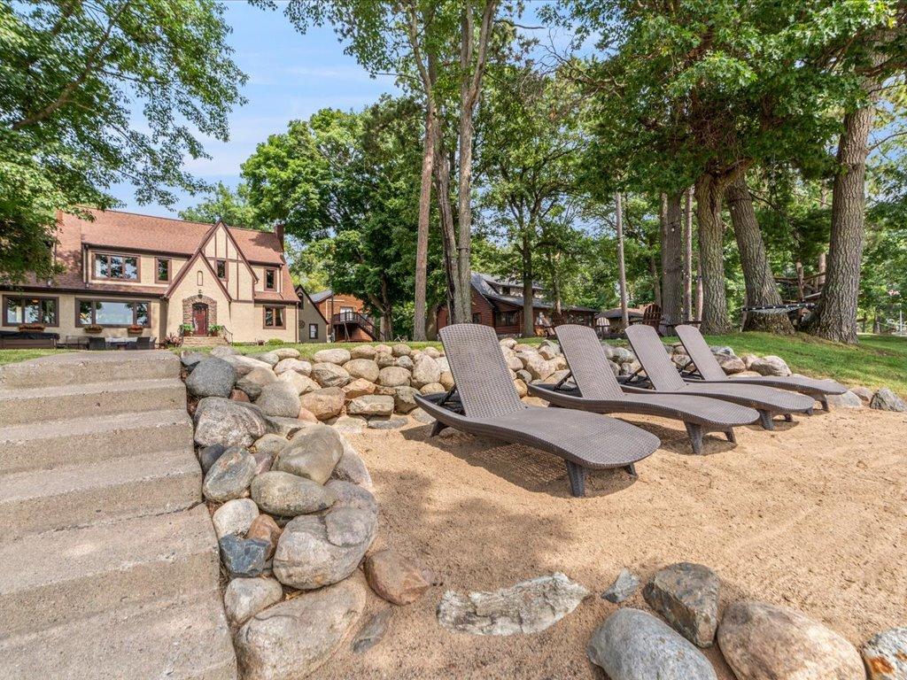 1910 single family home for sale at 102 2nd Street SE in Crosby, MN — 5 bed, 4 bath (photo 3 of 37)