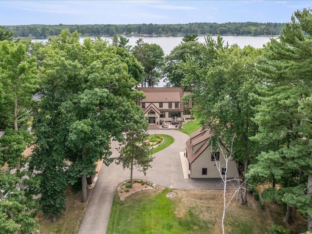 1910 single family home for sale at 102 2nd Street SE in Crosby, MN — 5 bed, 4 bath (photo 4 of 37)