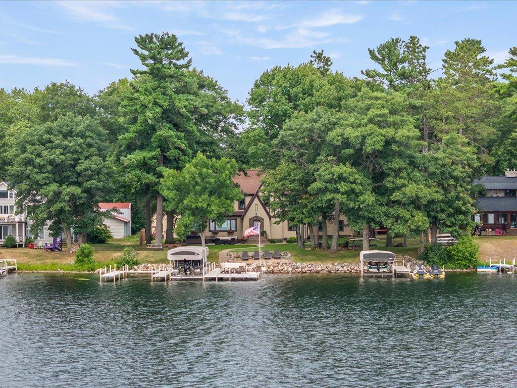1910 single family home for sale at 102 2nd Street SE in Crosby, MN — 5 bed, 4 bath (photo 5 of 37)
