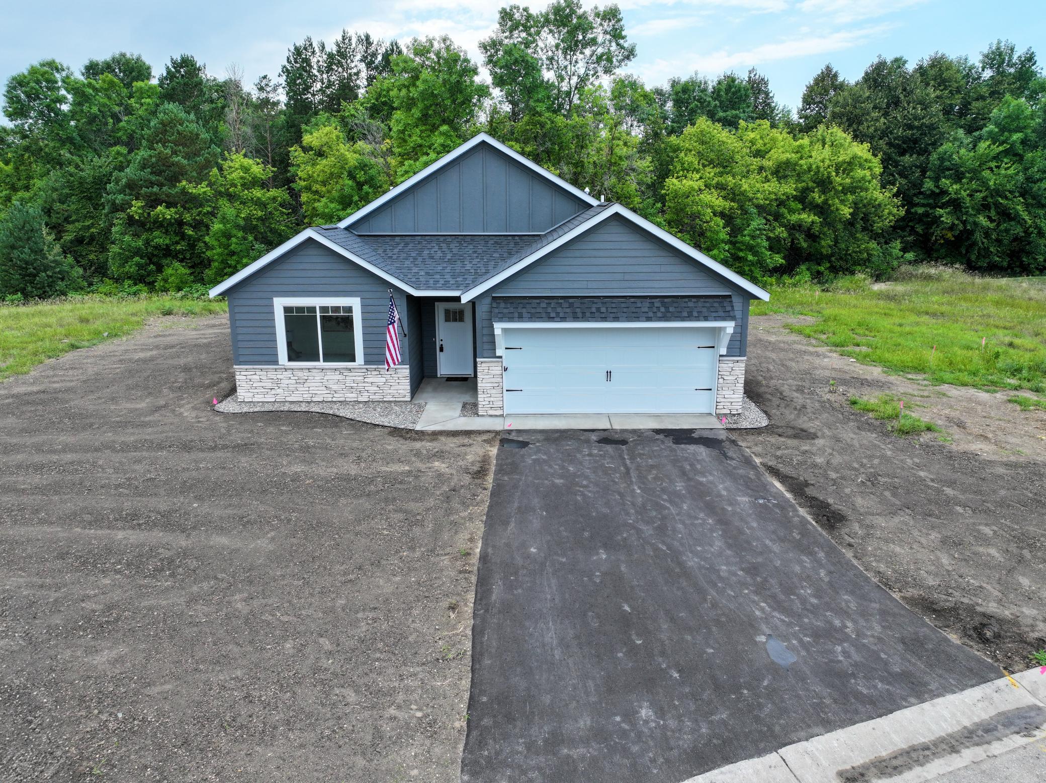 2026 single family home for sale at 1726 Donway Place NE in Alexandria, MN — 3 bed, 2 bath (photo 2 of 31)