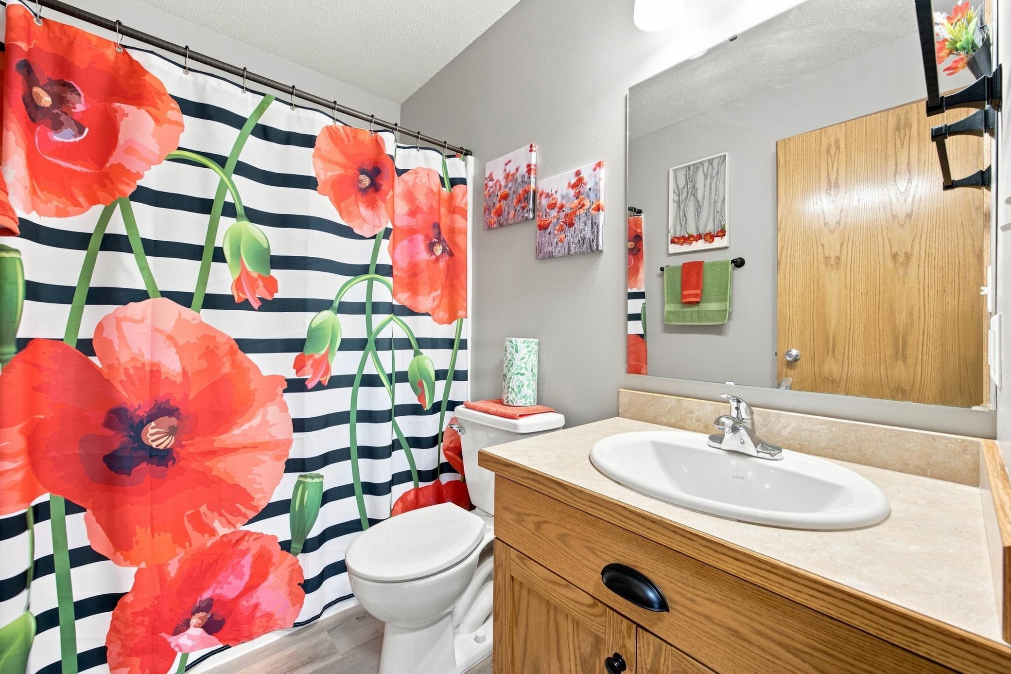 2008 single family home for sale at 4801 Lavonne Court S in Fargo, ND — 4 bed, 3 bath (photo 19 of 39)