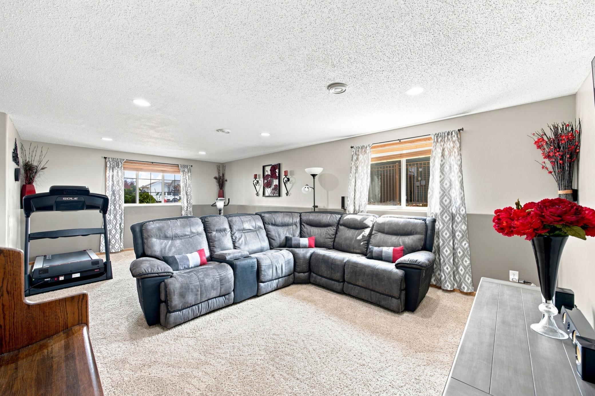 2008 single family home for sale at 4801 Lavonne Court S in Fargo, ND — 4 bed, 3 bath (photo 21 of 39)