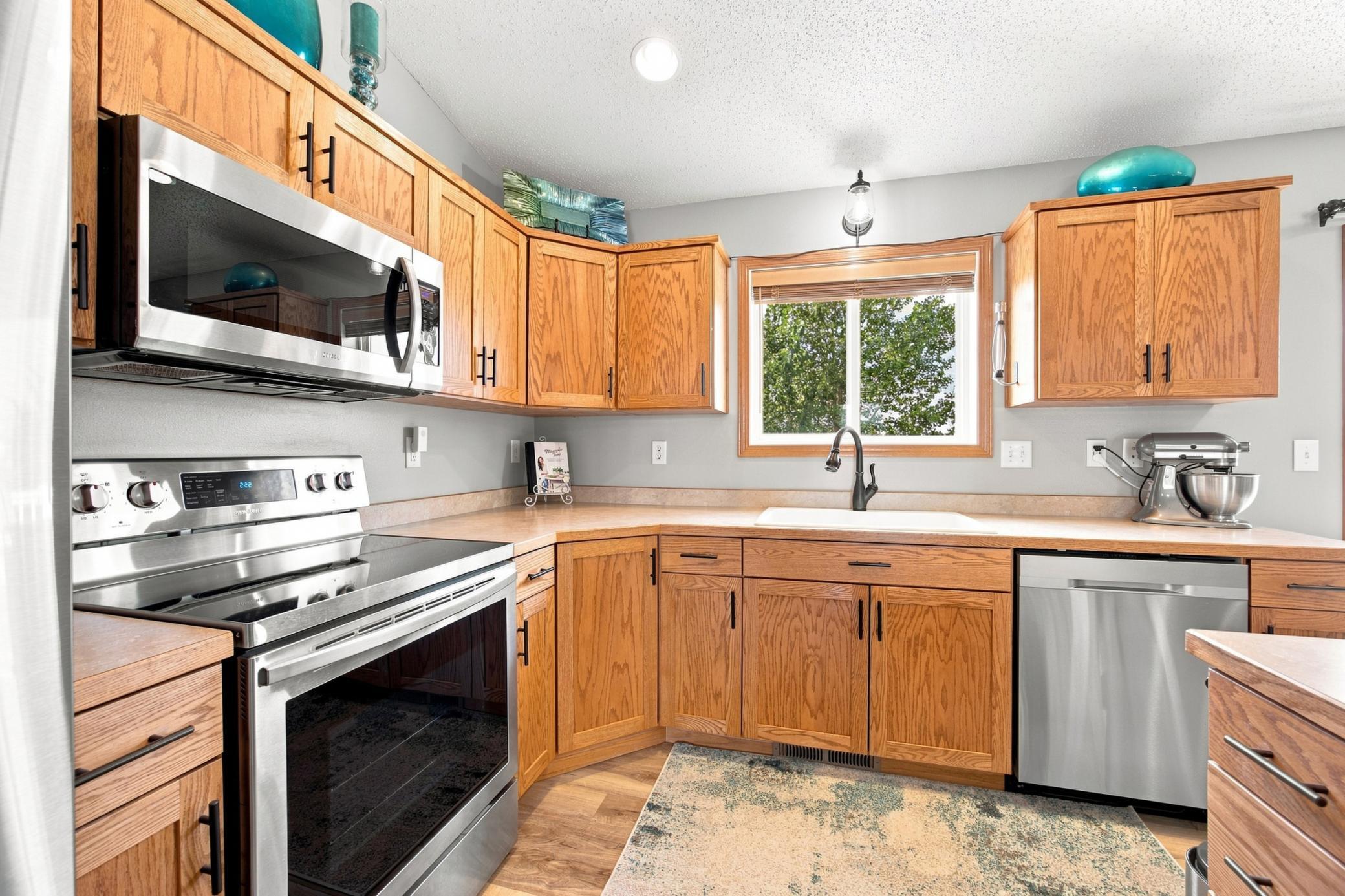 2008 single family home for sale at 4801 Lavonne Court S in Fargo, ND — 4 bed, 3 bath (photo 7 of 39)