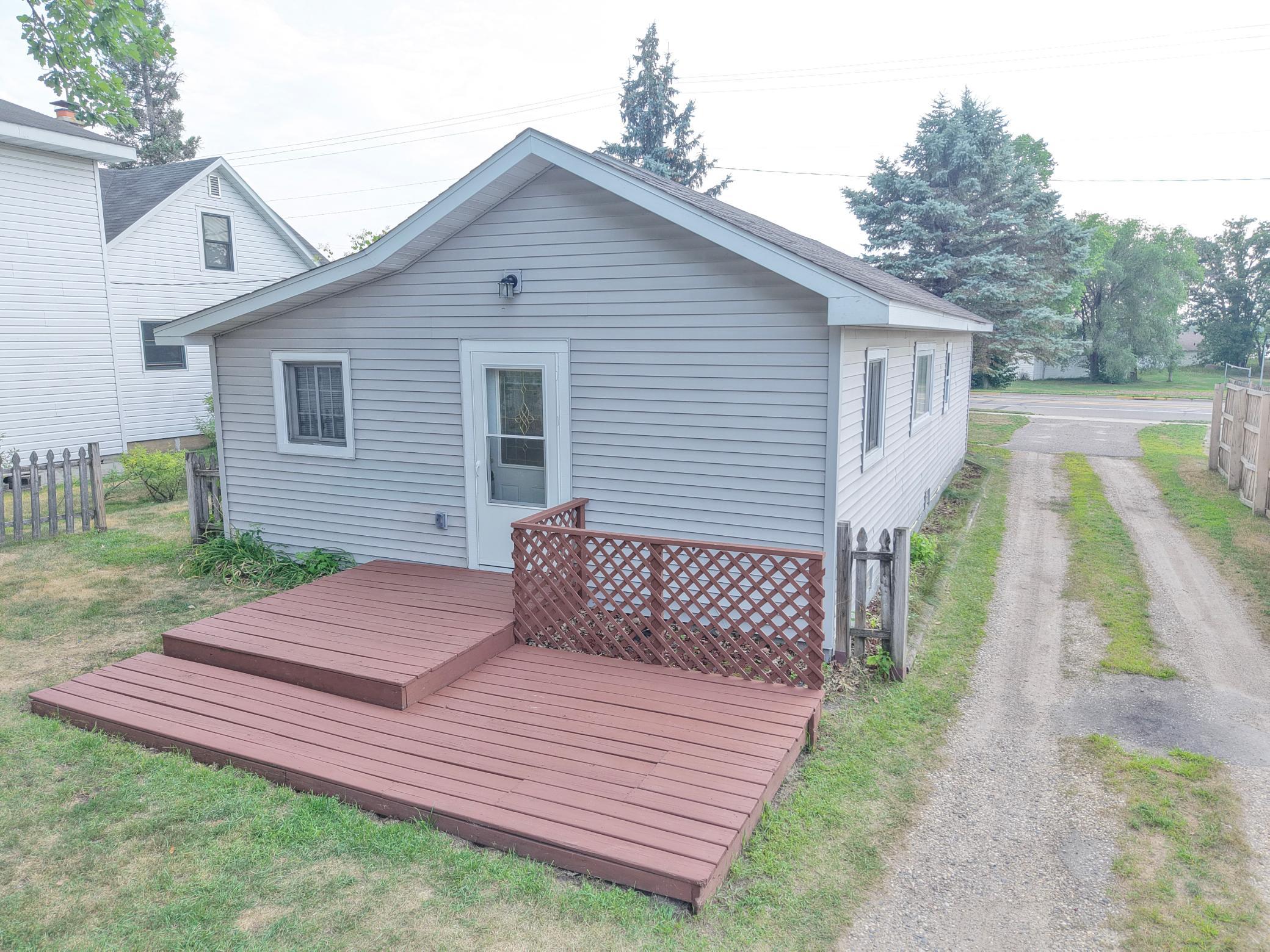 1902 single family home for sale at 228 Aspen Avenue SE in Menahga, MN — 2 bed, 1 bath (photo 3 of 27)
