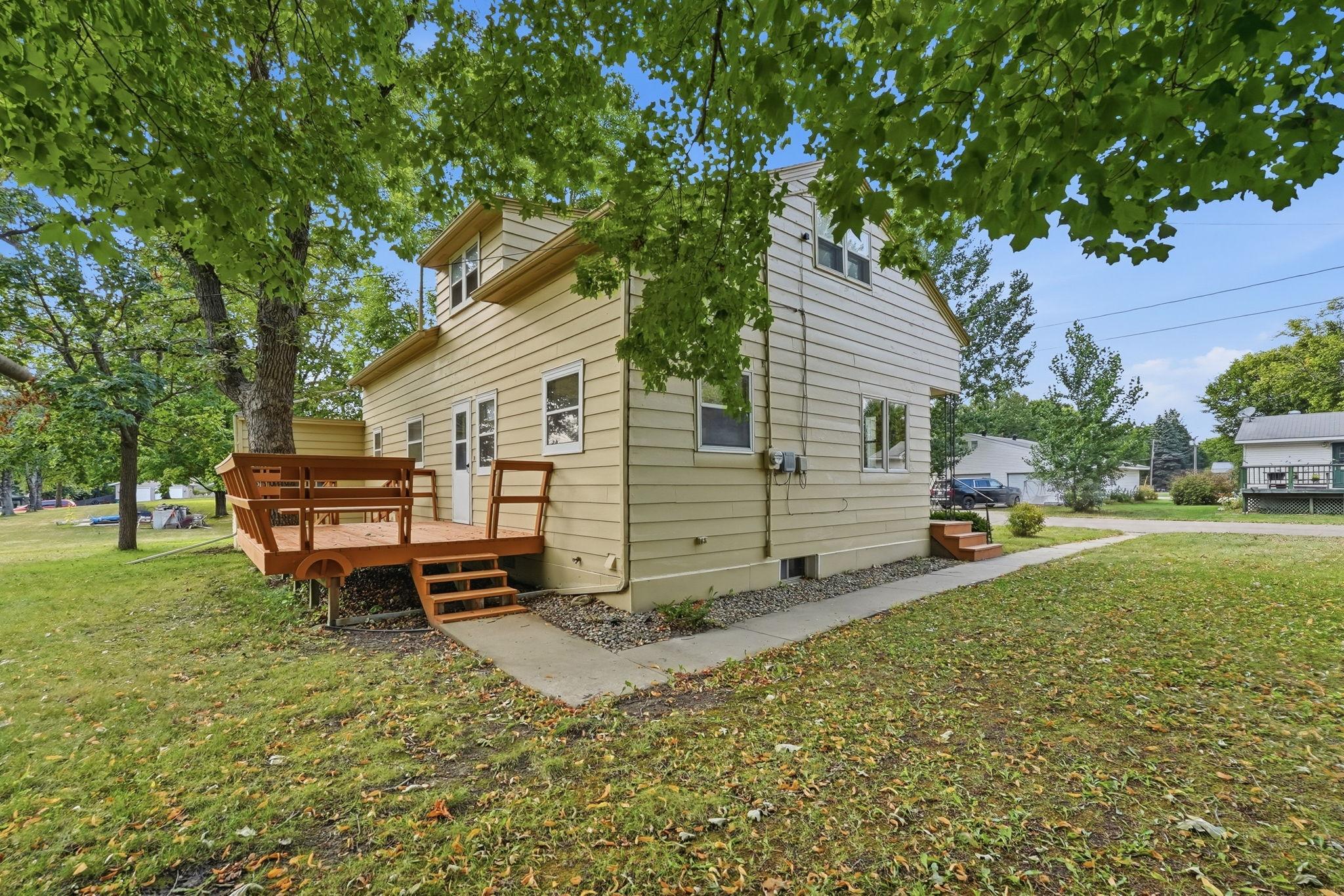1018 8th Avenue E, Alexandria MN 56308 - Photo 4 of 34