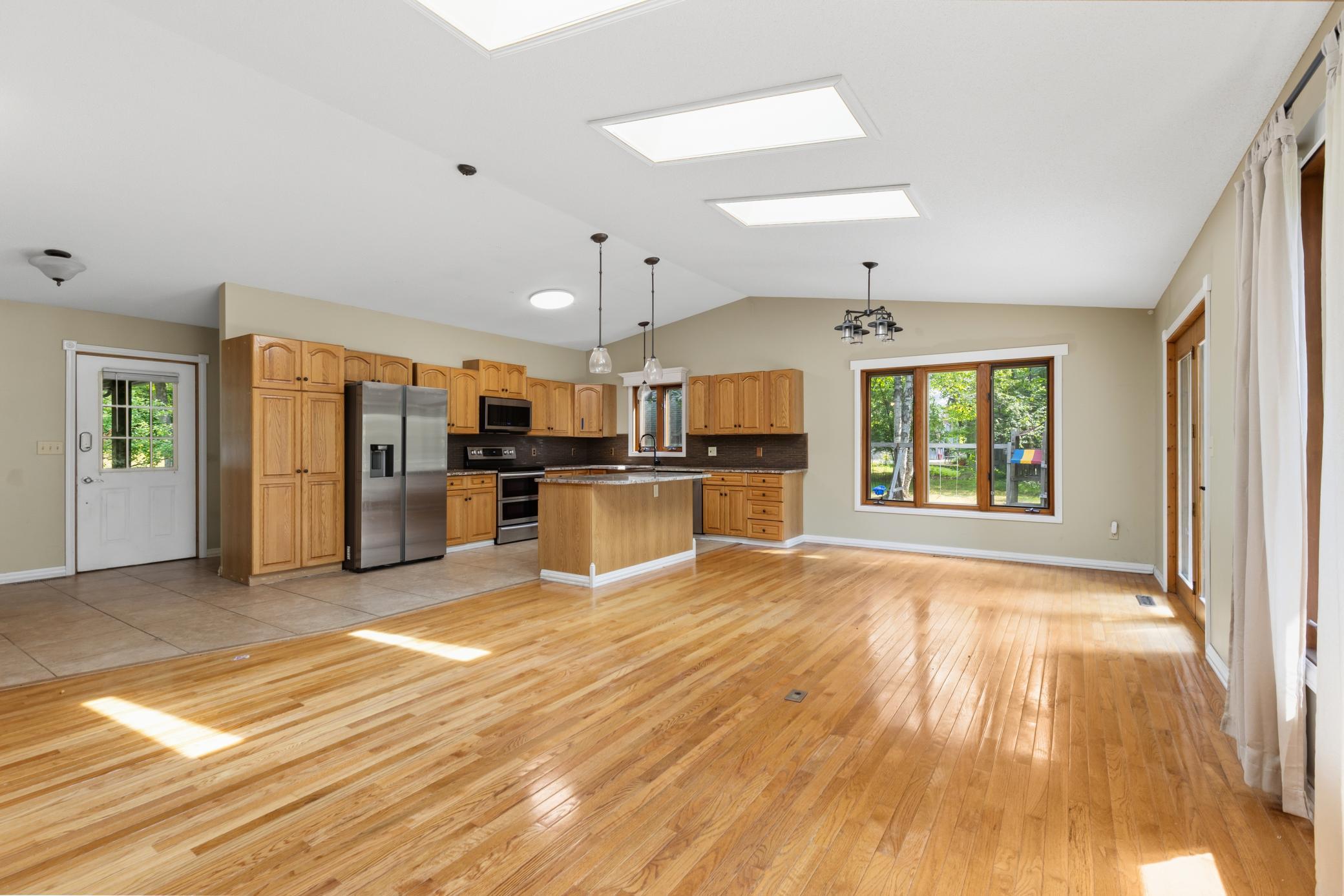 1994 single family home for sale at 8459 Dove Street in Pequot Lakes, MN — 4 bed, 4 bath (photo 4 of 48)