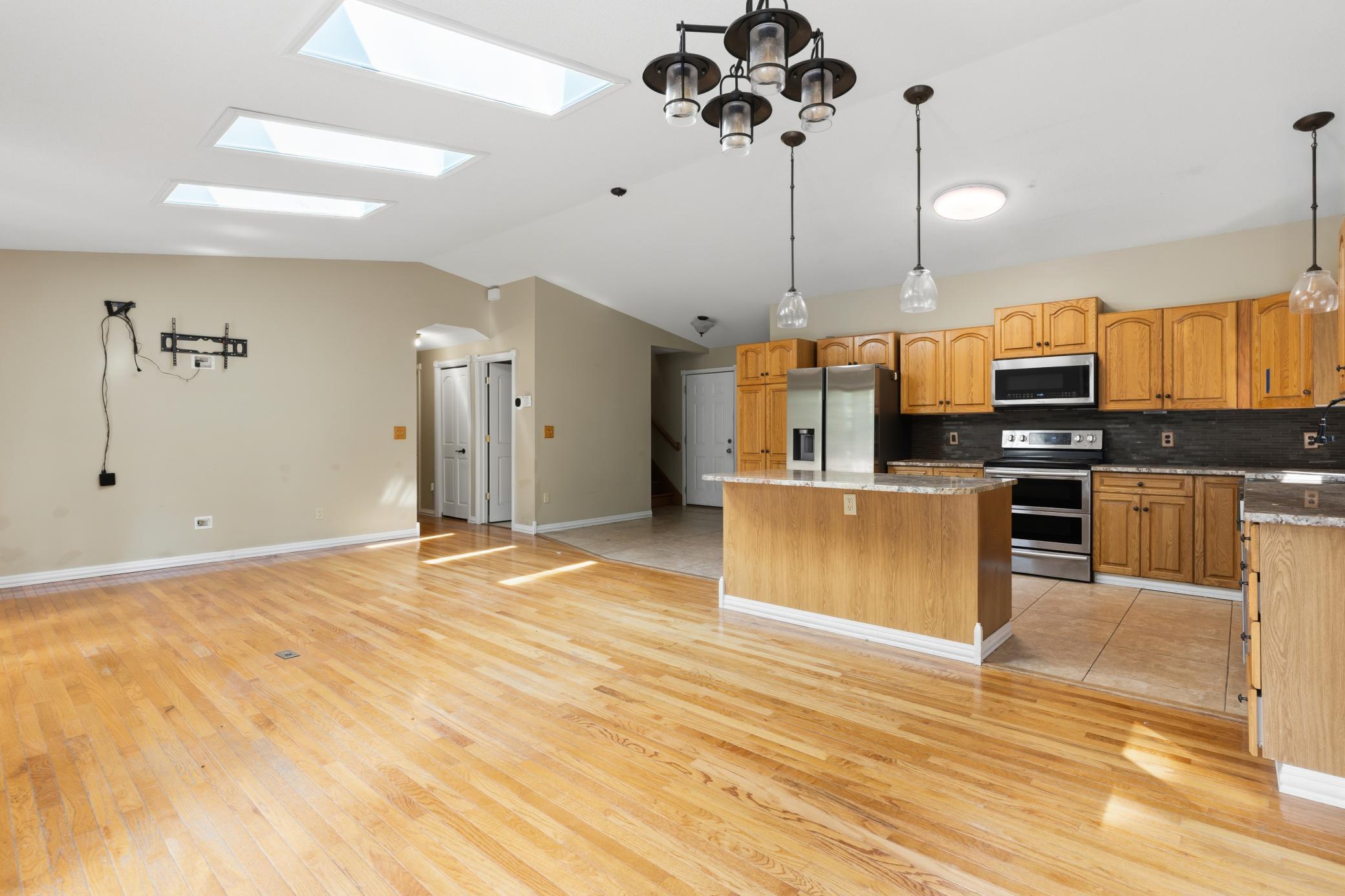 1994 single family home for sale at 8459 Dove Street in Pequot Lakes, MN — 4 bed, 4 bath (photo 5 of 48)