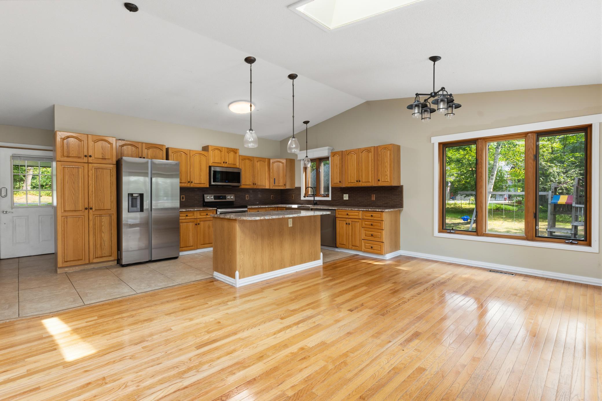 1994 single family home for sale at 8459 Dove Street in Pequot Lakes, MN — 4 bed, 4 bath (photo 6 of 48)