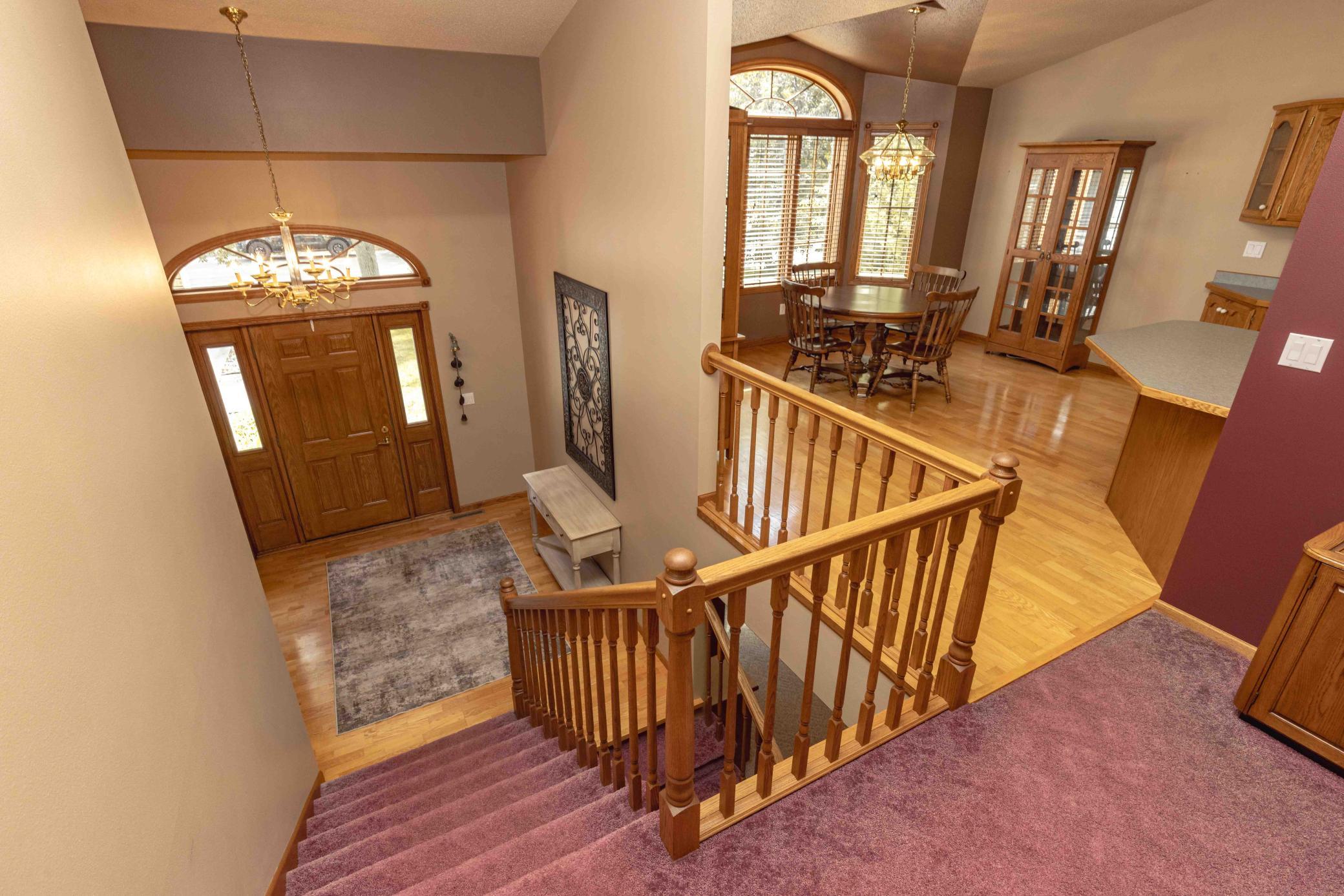 1996 single family home for sale at 811 4th Avenue NE in Barnesville, MN — 5 bed, 3 bath (photo 2 of 9)