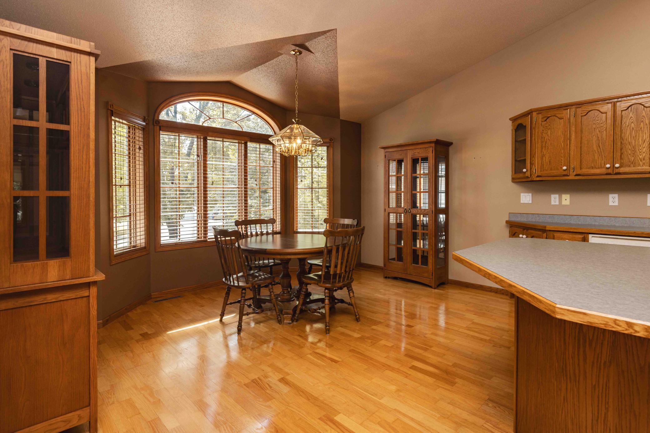 1996 single family home for sale at 811 4th Avenue NE in Barnesville, MN — 5 bed, 3 bath (photo 16 of 55)