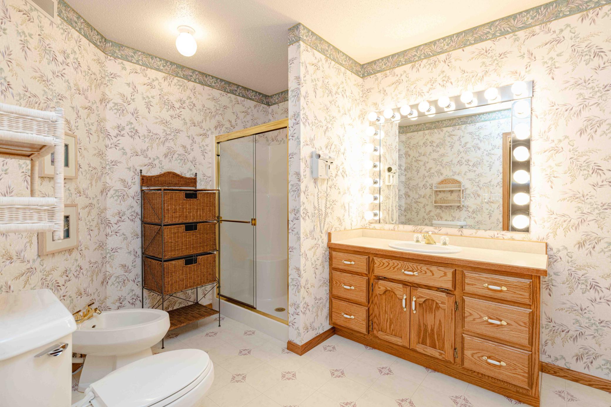 1996 single family home for sale at 811 4th Avenue NE in Barnesville, MN — 5 bed, 3 bath (photo 28 of 55)