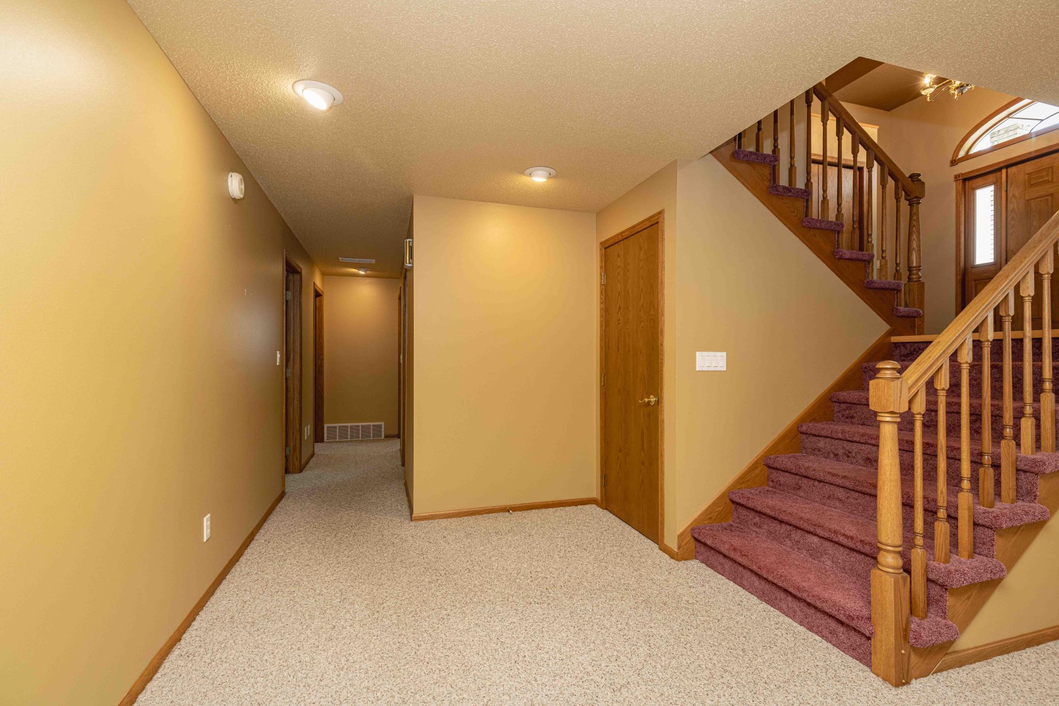 1996 single family home for sale at 811 4th Avenue NE in Barnesville, MN — 5 bed, 3 bath (photo 39 of 55)