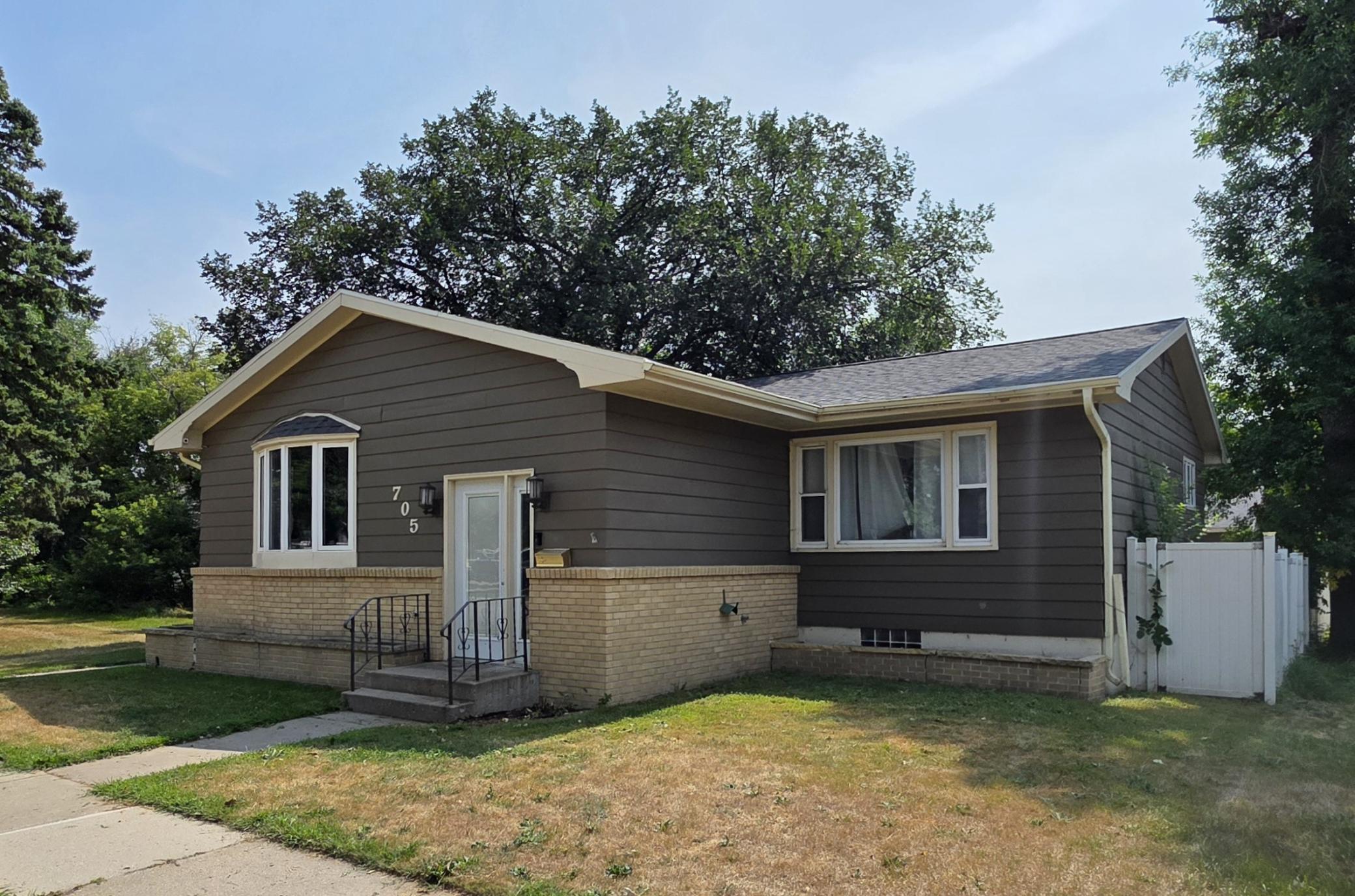 705 5th Street SW, Valley City ND 58072 - Photo 31 of 35
