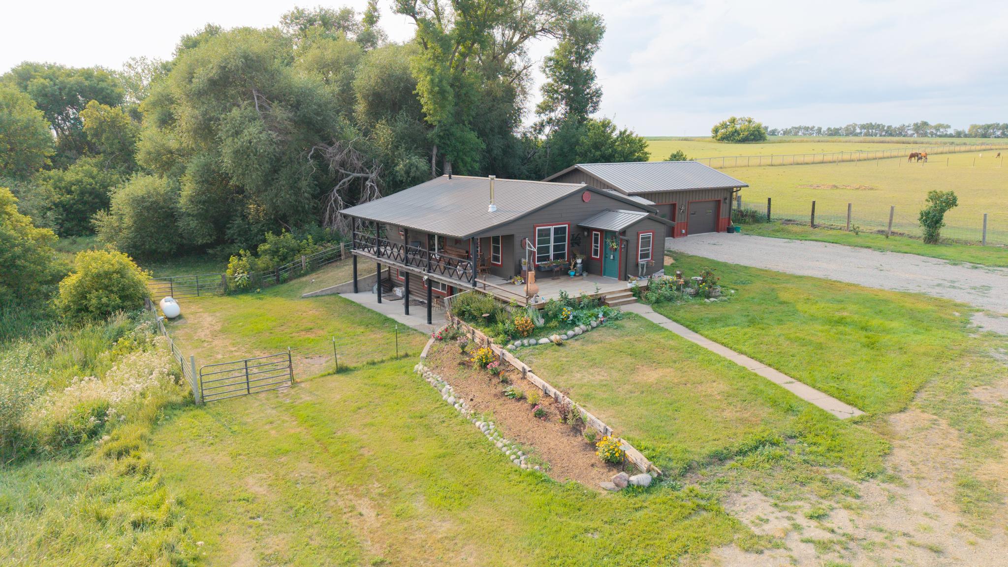 1960 single family home for sale at 3381 119th Avenue SE in Valley City, ND — 4 bed, 2 bath (photo 2 of 31)