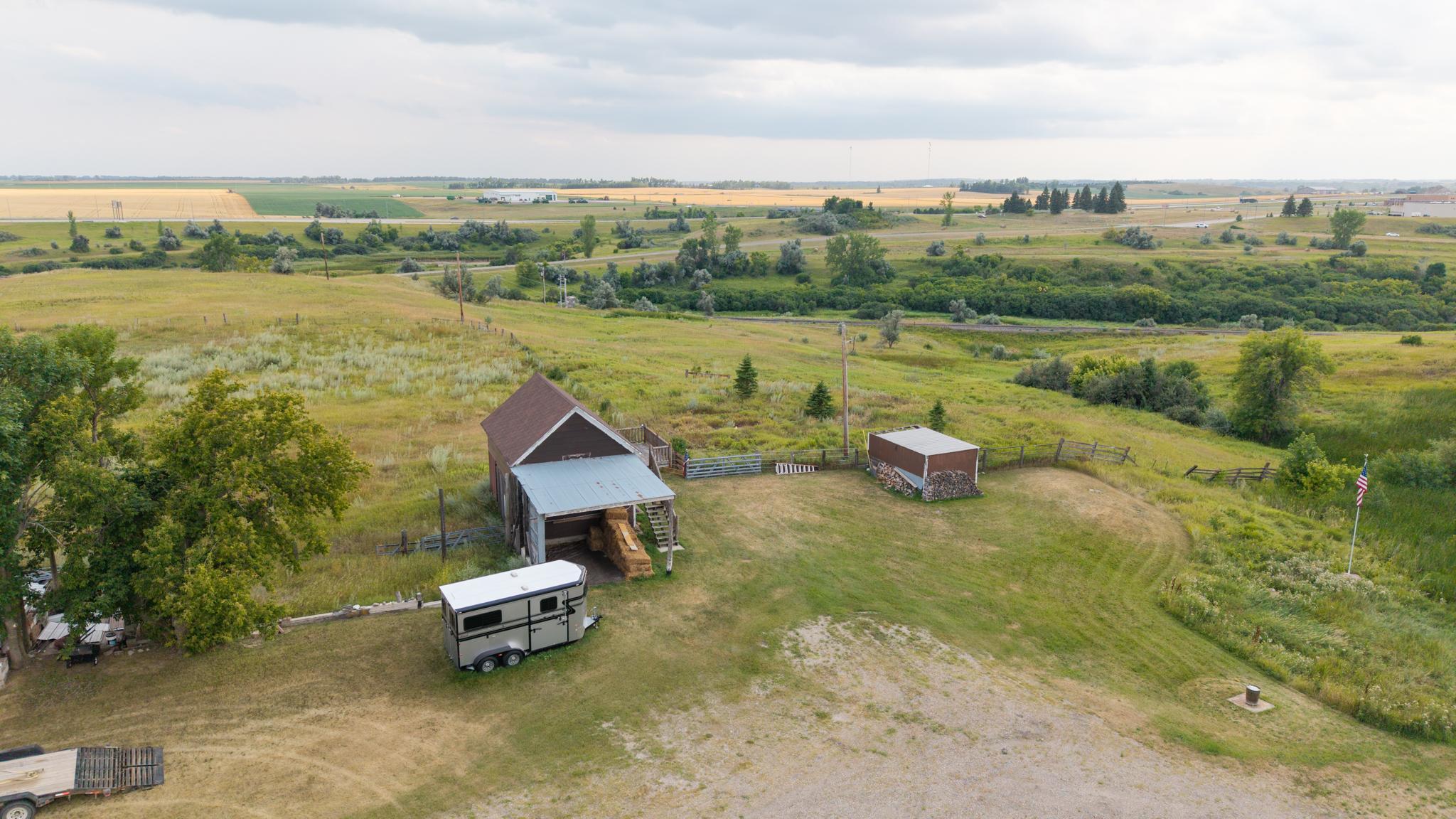 1960 single family home for sale at 3381 119th Avenue SE in Valley City, ND — 4 bed, 2 bath (photo 16 of 31)