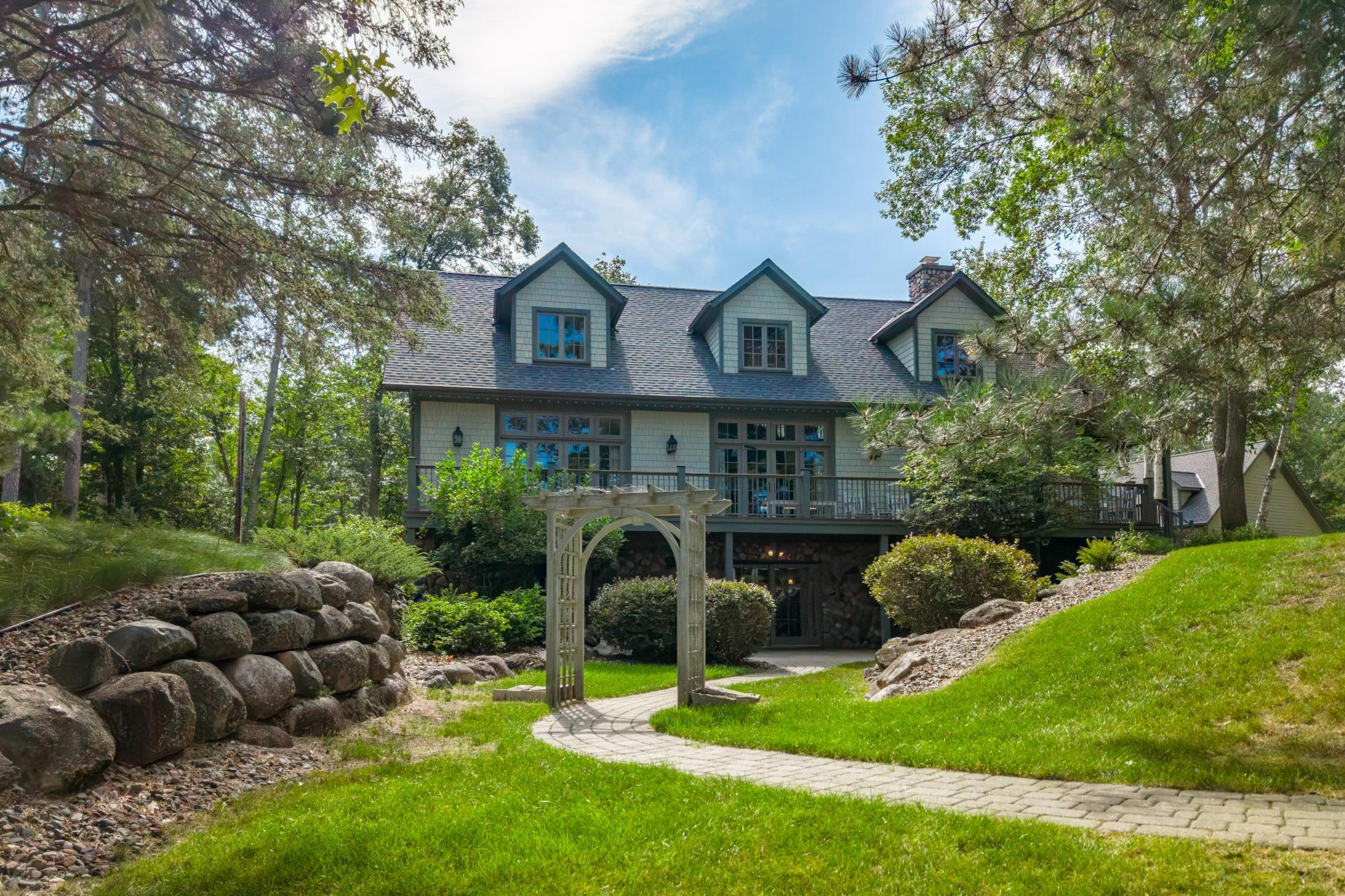 2001 single family home for sale at 36289 Bonnie Lakes Road in Crosslake, MN — 5 bed, 4 bath (photo 3 of 15)