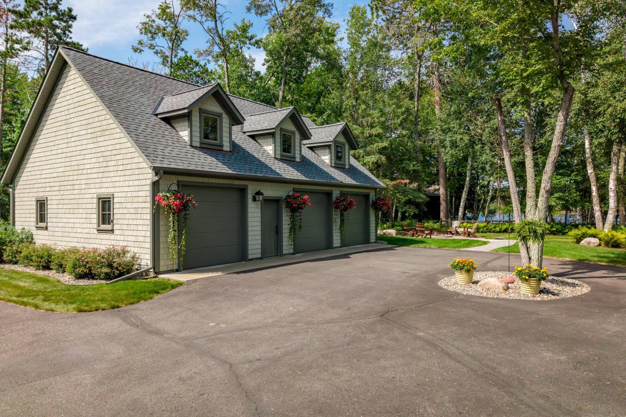 2001 single family home for sale at 36289 Bonnie Lakes Road in Crosslake, MN — 5 bed, 4 bath (photo 7 of 15)