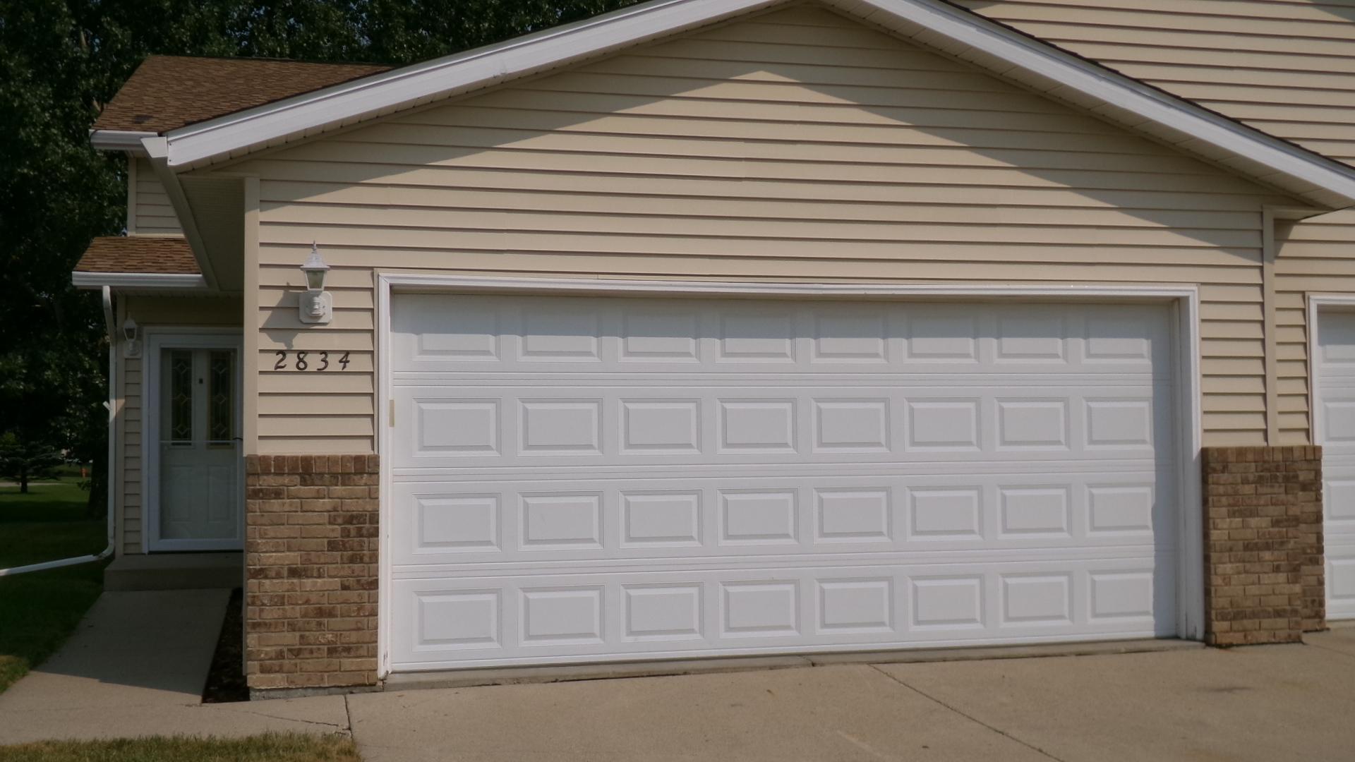 2834 Dakota Park Circle S, Fargo ND 58104 - Photo 2 of 22