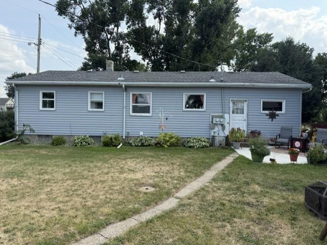421 NE 4th Street NE, Valley City ND 58072 - Photo 3 of 19
