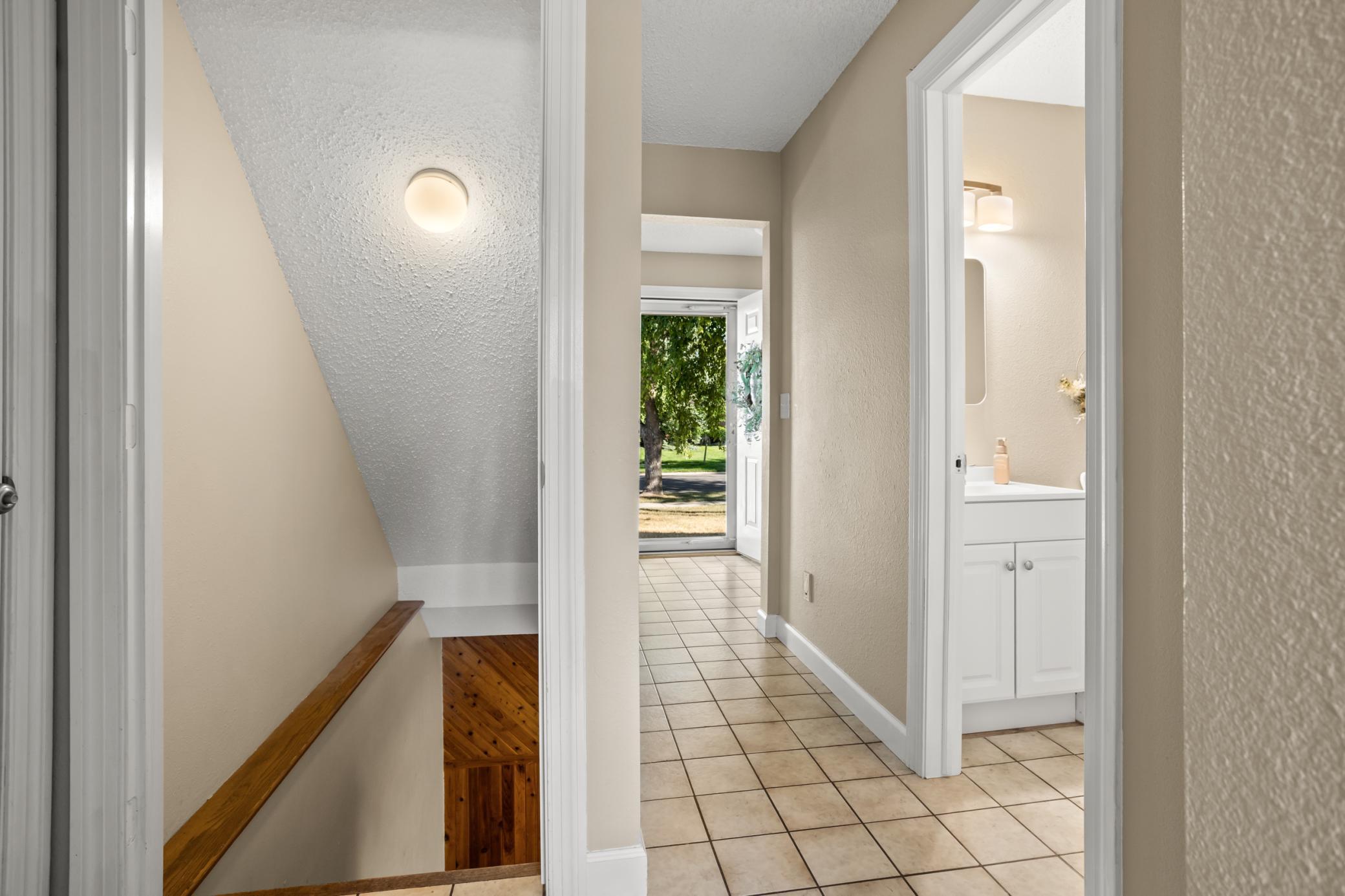 1983 single family home for sale at 2949 Peterson Parkway N in Fargo, ND — 4 bed, 4 bath (photo 10 of 62)