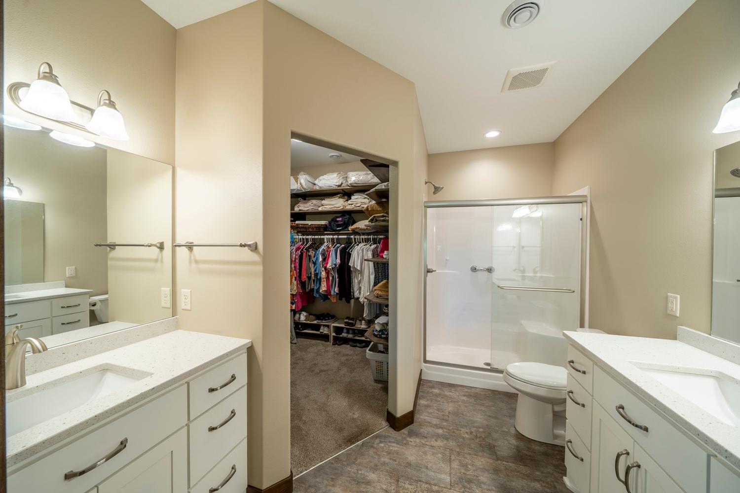 2020 twin home for sale at 841 Lake Forest Circle in Detroit Lakes, MN — 2 bed, 2 bath (photo 16 of 28)