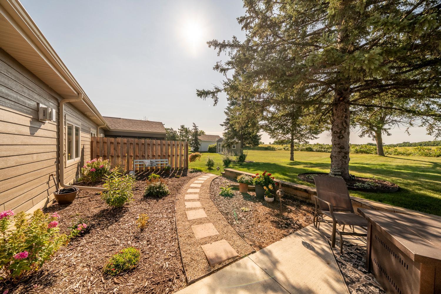 2020 twin home for sale at 841 Lake Forest Circle in Detroit Lakes, MN — 2 bed, 2 bath (photo 27 of 28)