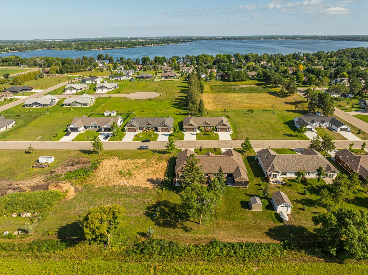 2020 twin home for sale at 841 Lake Forest Circle in Detroit Lakes, MN — 2 bed, 2 bath (photo 7 of 28)