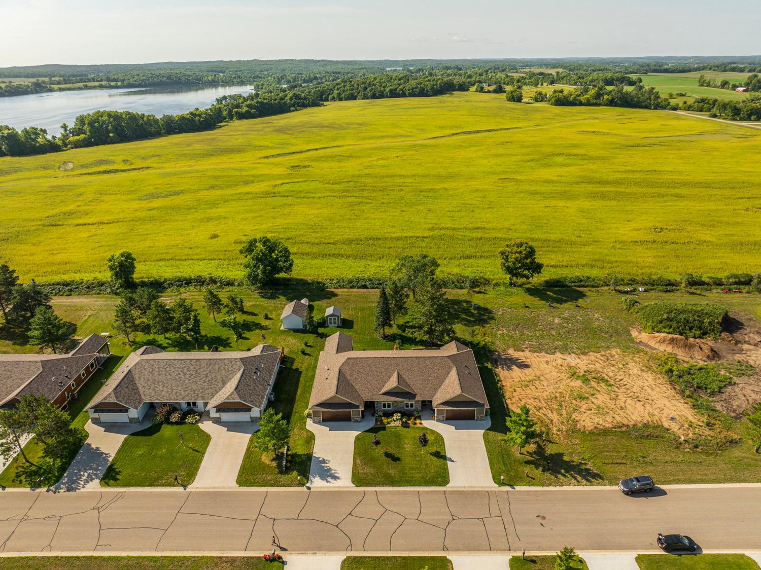 2020 twin home for sale at 841 Lake Forest Circle in Detroit Lakes, MN — 2 bed, 2 bath (photo 9 of 28)