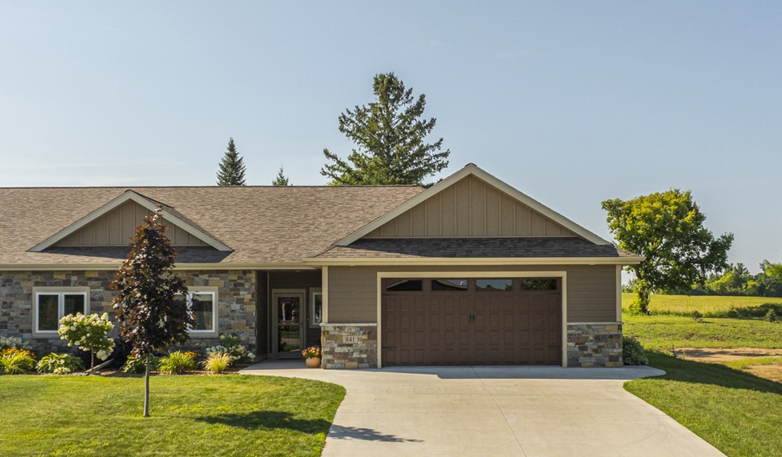 2020 twin home for sale at 841 Lake Forest Circle in Detroit Lakes, MN — 2 bed, 2 bath