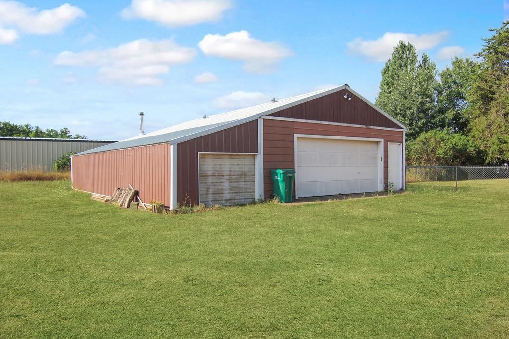 1950 single family home for sale at 13184 County Road 8 in Brainerd, MN — 3 bed, 2 bath (photo 25 of 34)