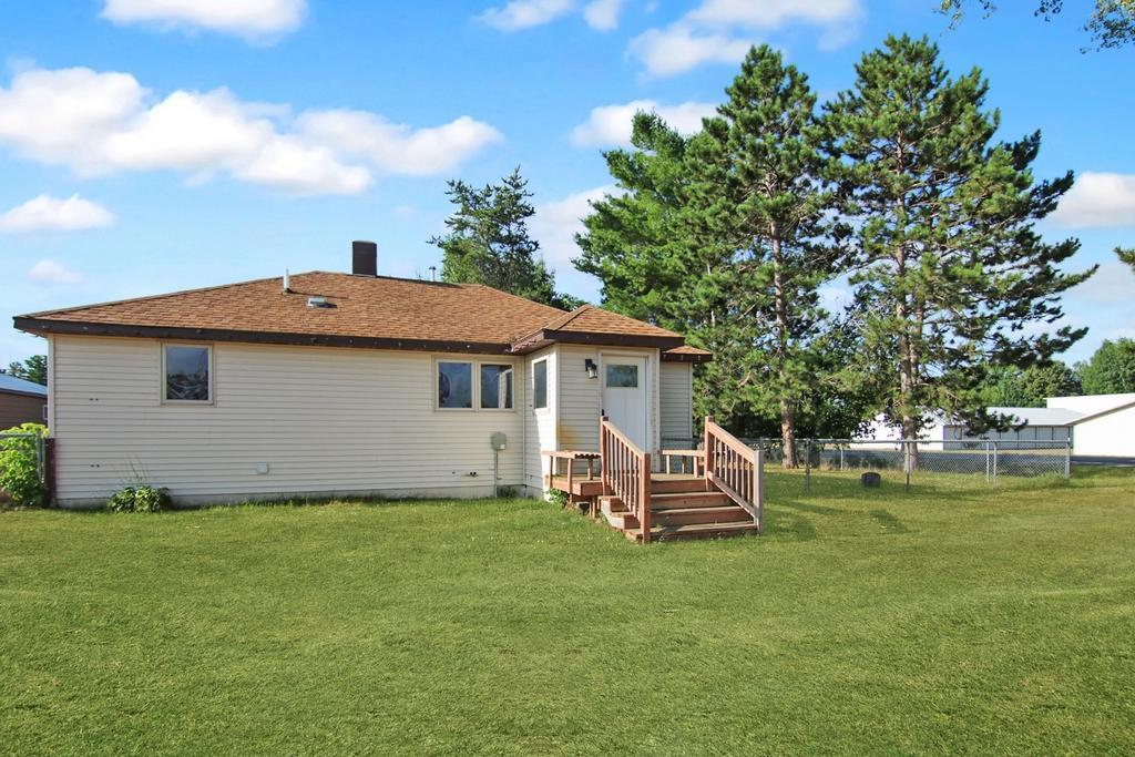1950 single family home for sale at 13184 County Road 8 in Brainerd, MN — 3 bed, 2 bath (photo 5 of 34)
