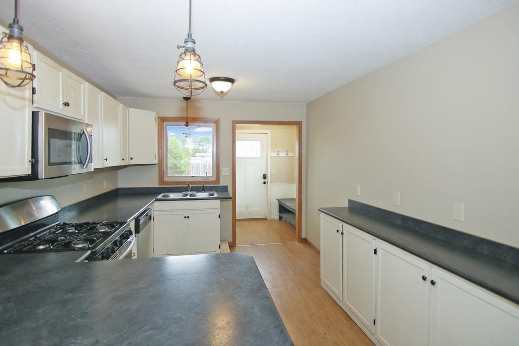 1950 single family home for sale at 13184 County Road 8 in Brainerd, MN — 3 bed, 2 bath (photo 9 of 34)