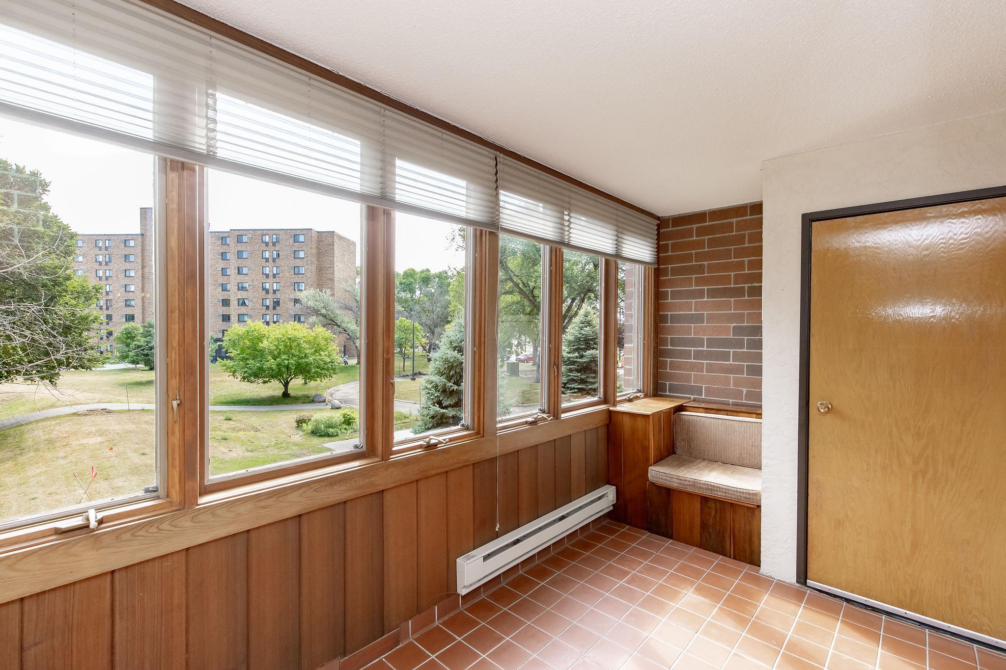 1979 condo for sale at 105 3rd Street N, Unit 201 in Moorhead, MN — 2 bed, 2 bath (photo 28 of 72)