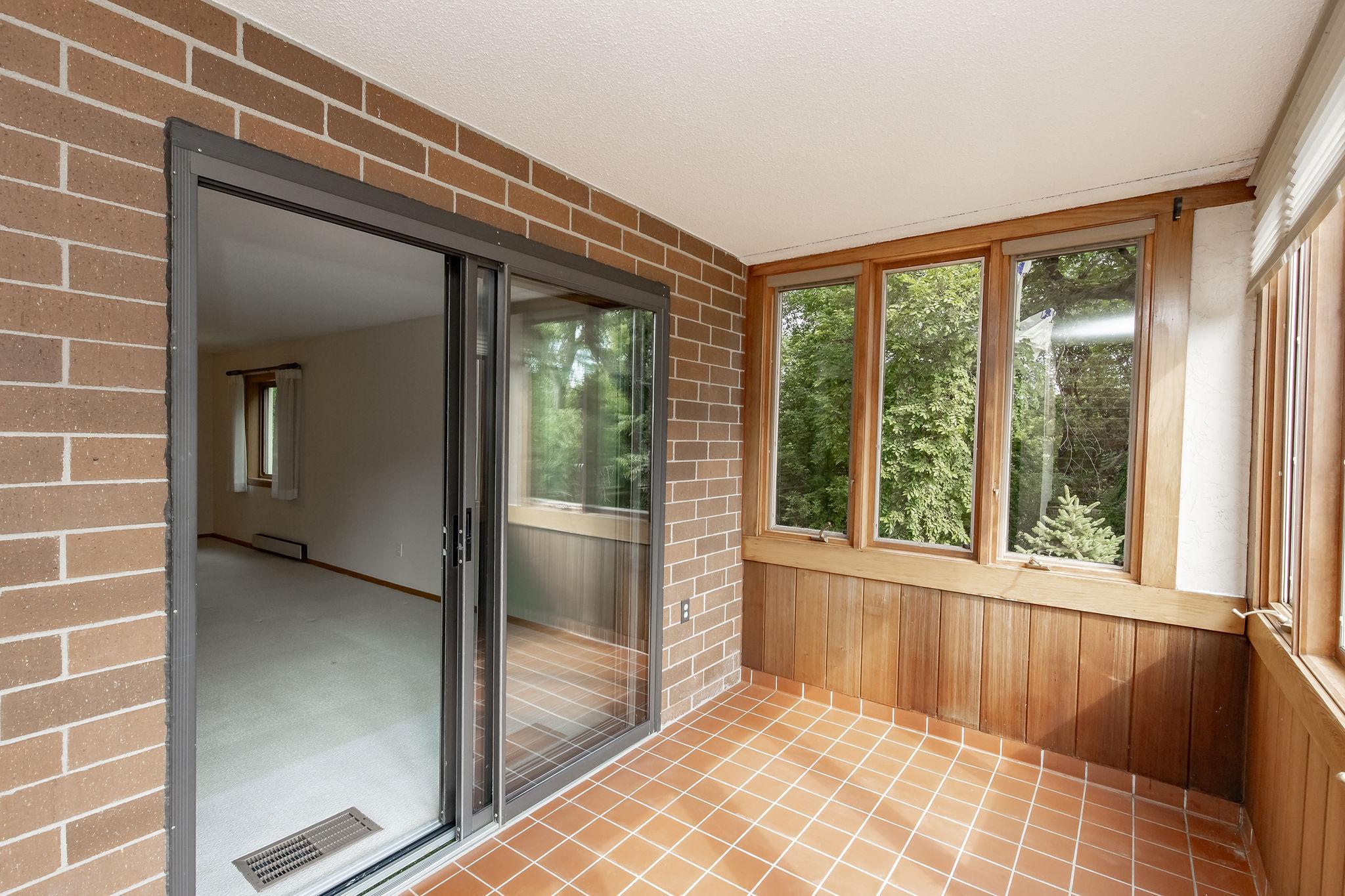 1979 condo for sale at 105 3rd Street N, Unit 201 in Moorhead, MN — 2 bed, 2 bath (photo 29 of 72)