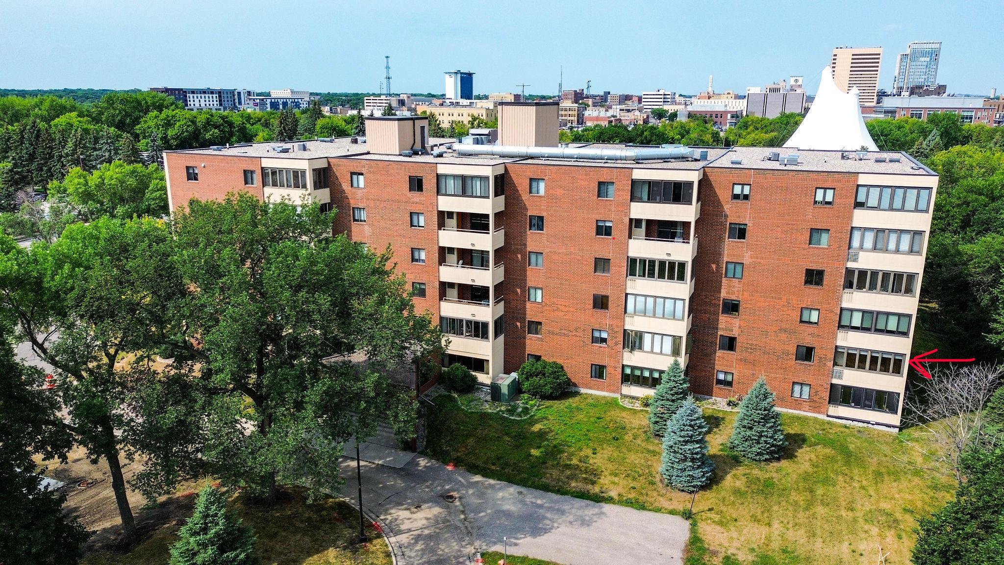 1979 condo for sale at 105 3rd Street N, Unit 201 in Moorhead, MN — 2 bed, 2 bath (photo 4 of 72)