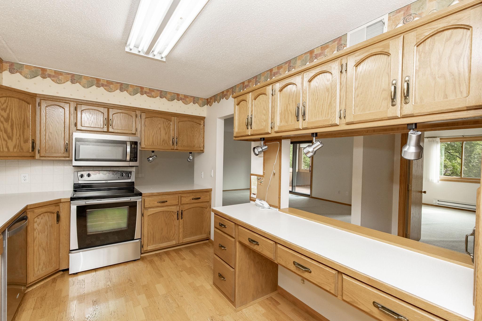 1979 condo for sale at 105 3rd Street N, Unit 201 in Moorhead, MN — 2 bed, 2 bath (photo 34 of 72)