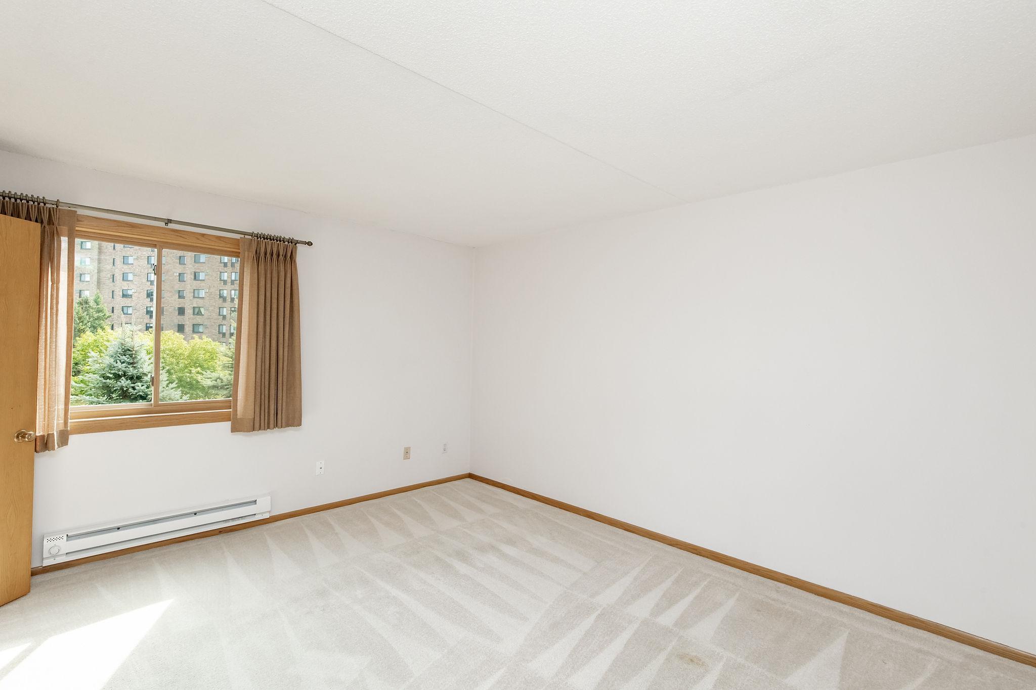1979 condo for sale at 105 3rd Street N, Unit 201 in Moorhead, MN — 2 bed, 2 bath (photo 39 of 72)