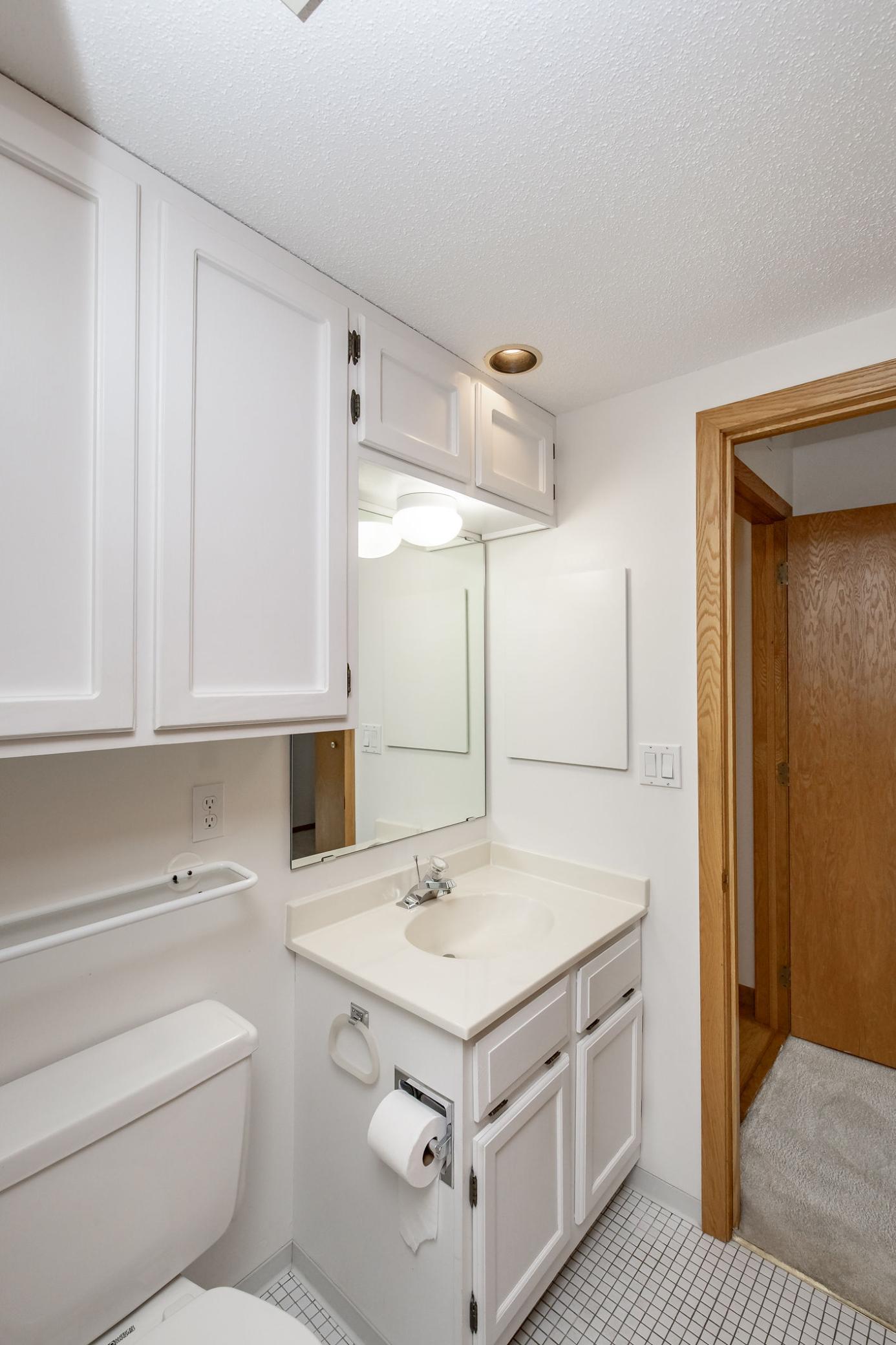 1979 condo for sale at 105 3rd Street N, Unit 201 in Moorhead, MN — 2 bed, 2 bath (photo 44 of 72)