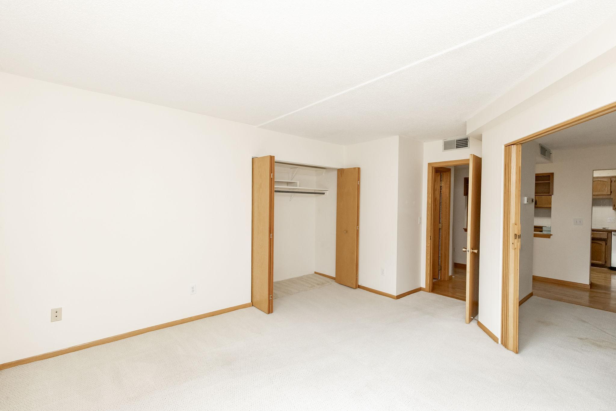 1979 condo for sale at 105 3rd Street N, Unit 201 in Moorhead, MN — 2 bed, 2 bath (photo 45 of 72)
