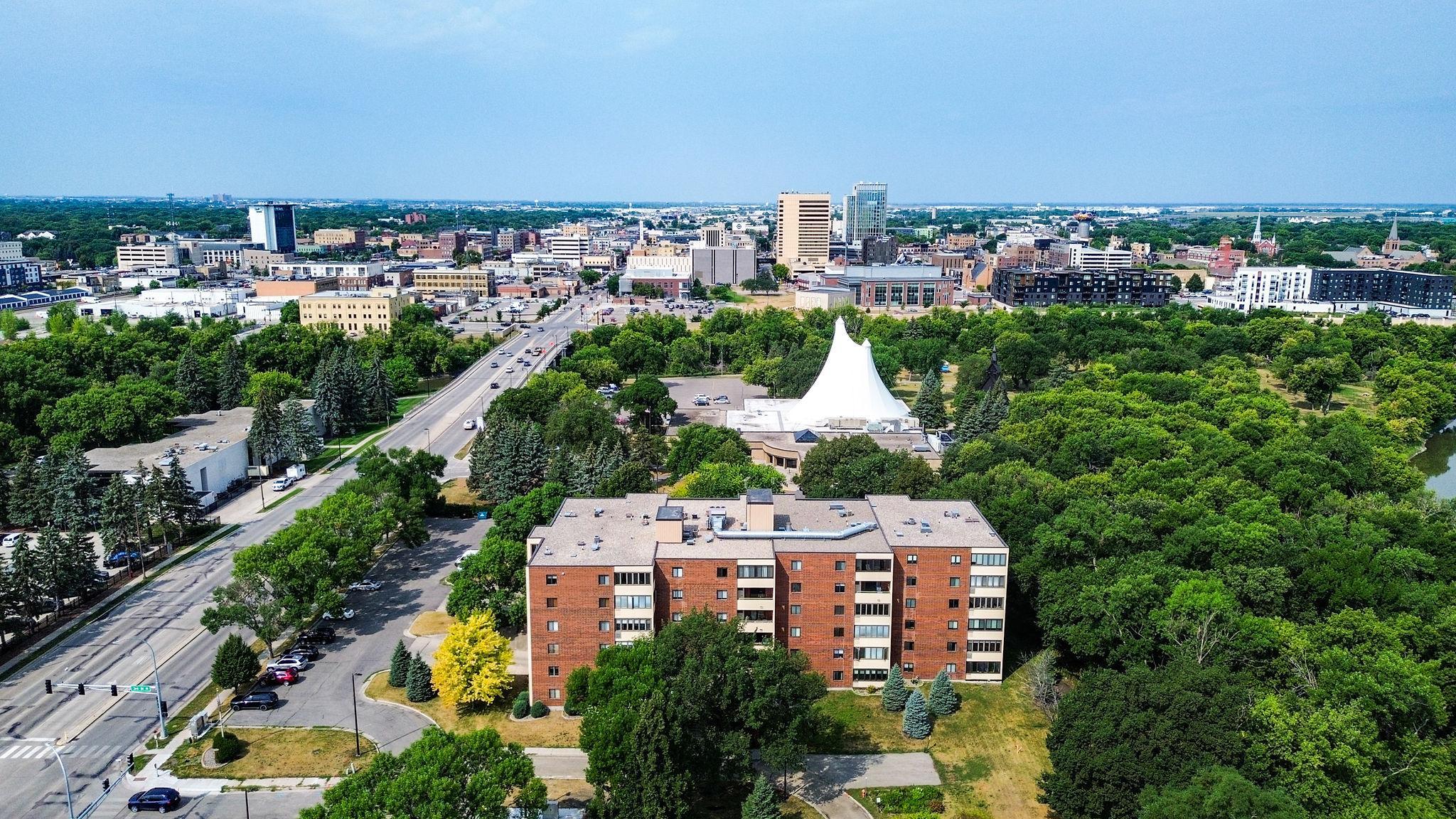 1979 condo for sale at 105 3rd Street N, Unit 201 in Moorhead, MN — 2 bed, 2 bath (photo 69 of 72)